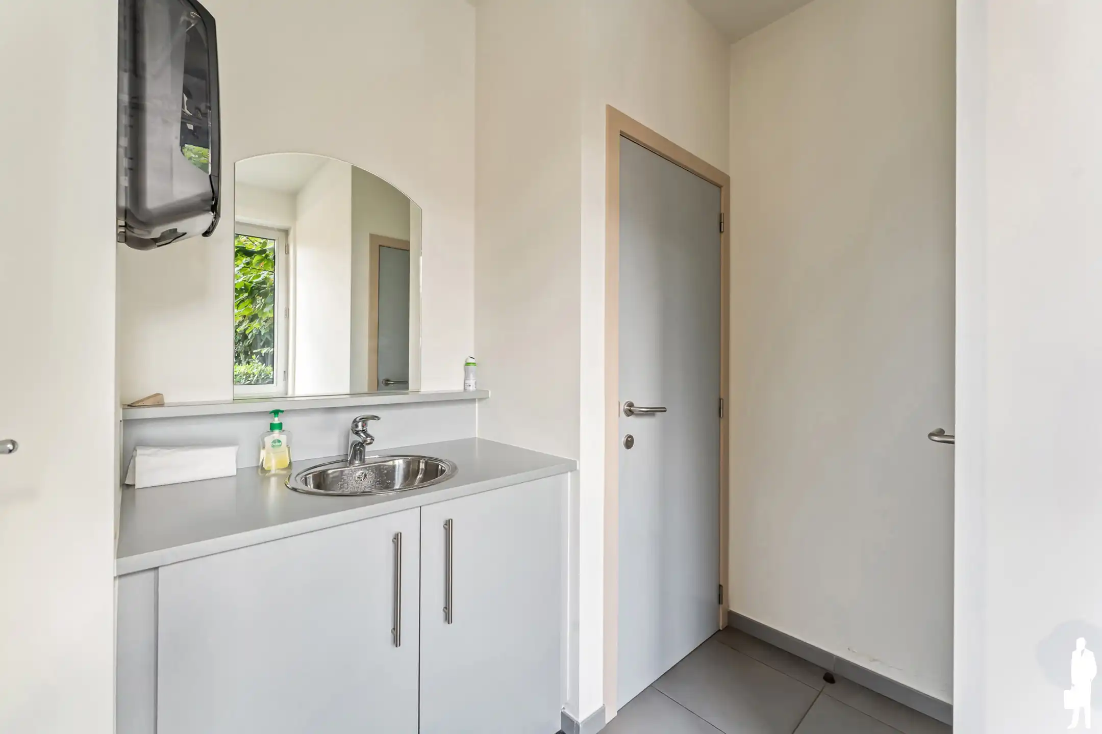 Winkelruimte / showroom te huur van ca. 240 m²  foto 15