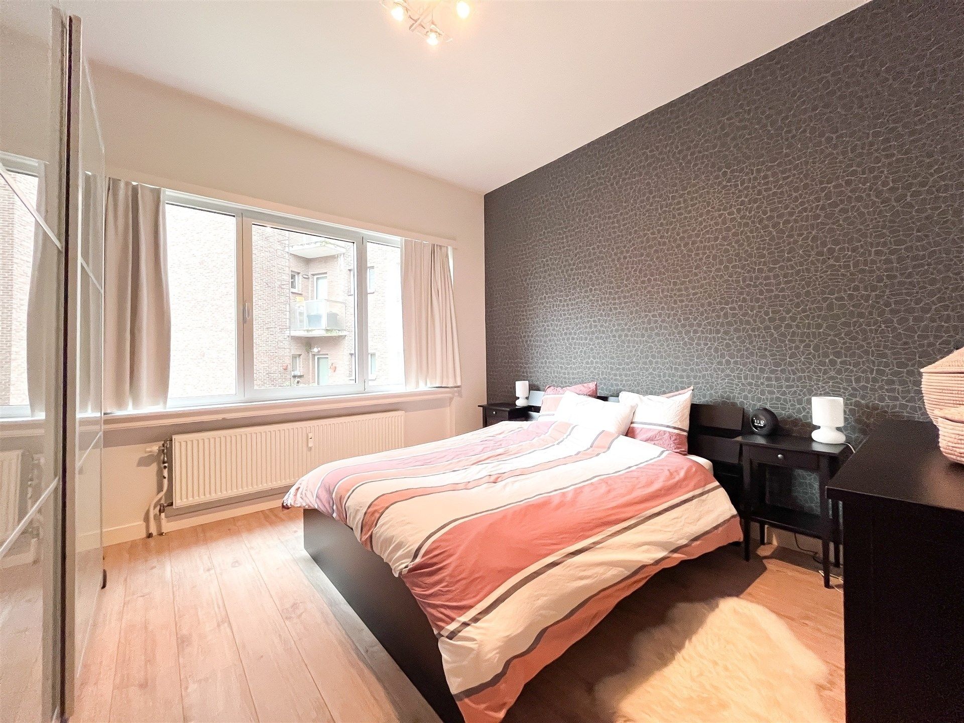 Licht en ruim appartement met hoge plafonds (3,10 m)! foto 8