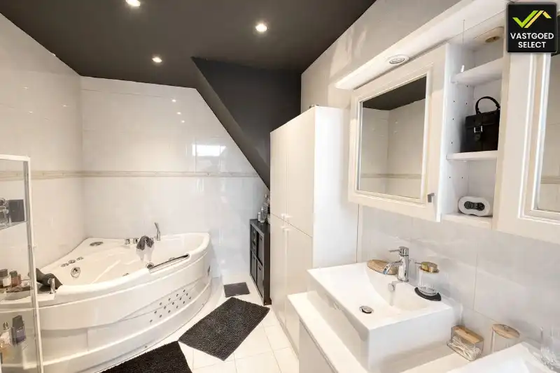 Instapklare woning met 3 slaapkamers, terras en onderhoudsvriendelijke buitenruimte foto 6