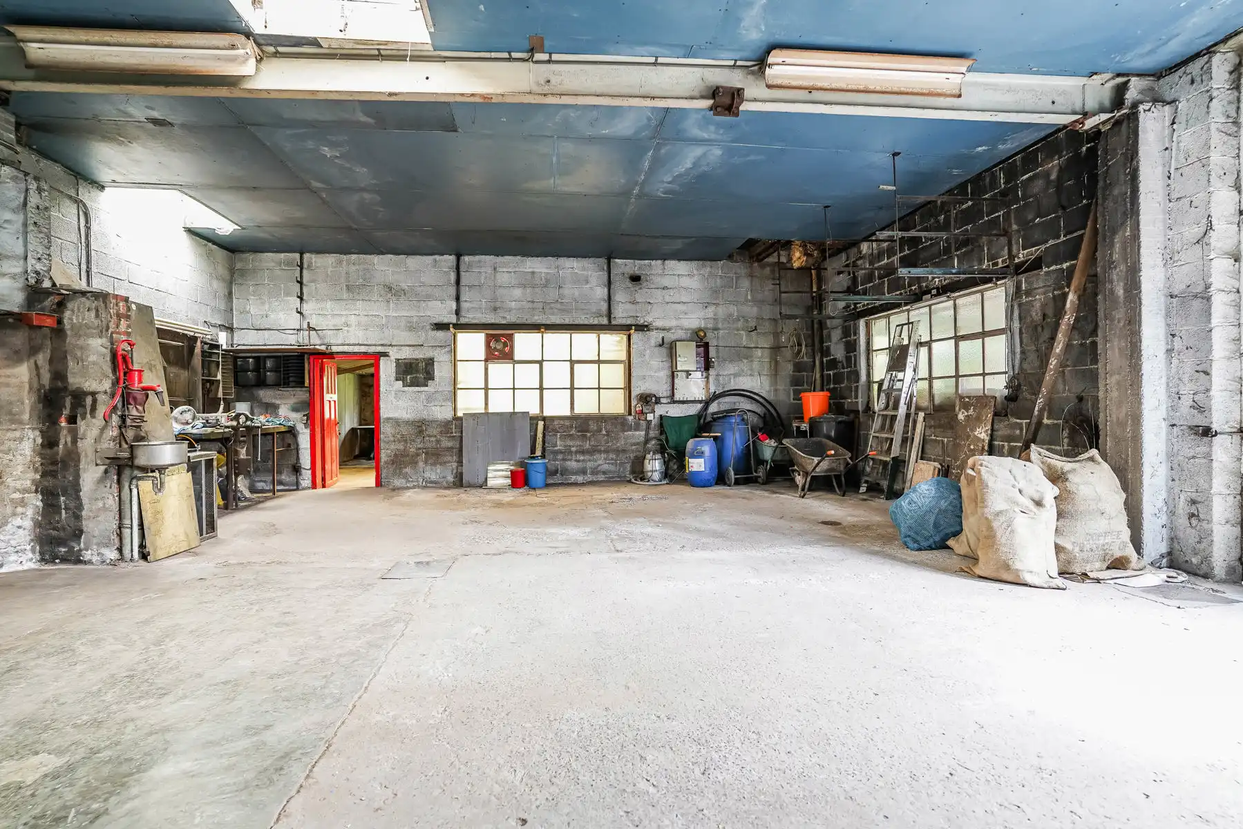 Te renoveren woning met werkplaats en ruim perceel in landelijke omgeving te Londerzeel. foto 13