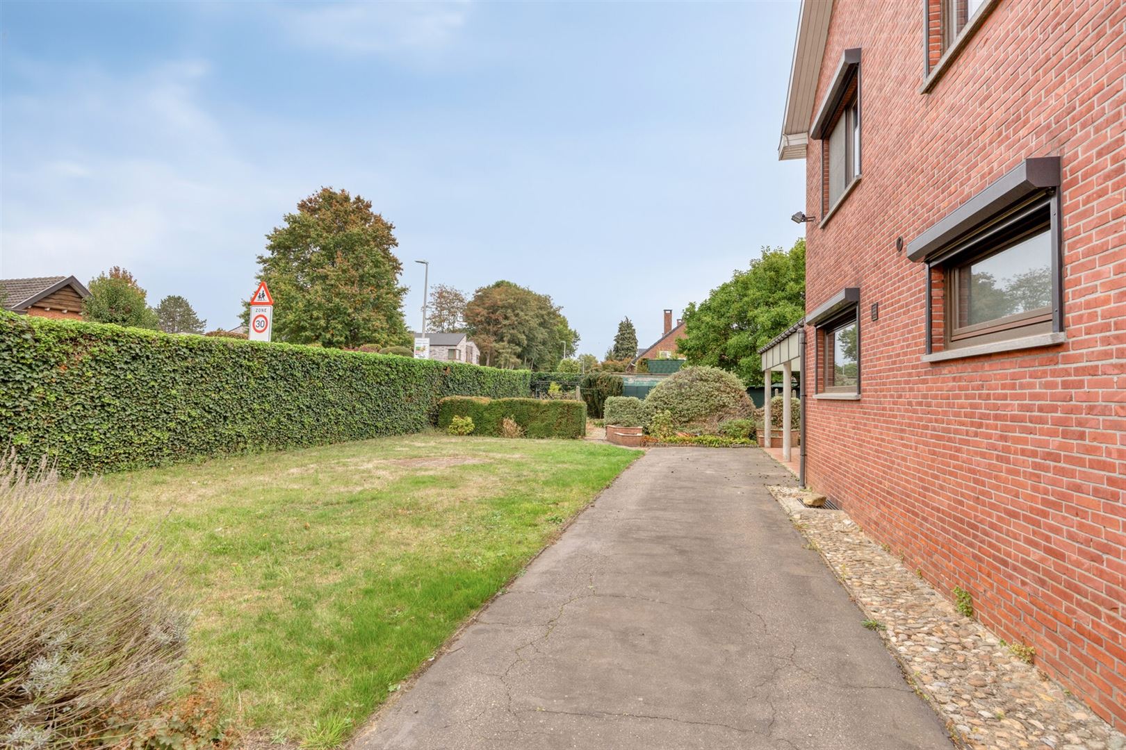 TE KOOP: Te renoveren woning te Heusden-Zolder!  foto 14