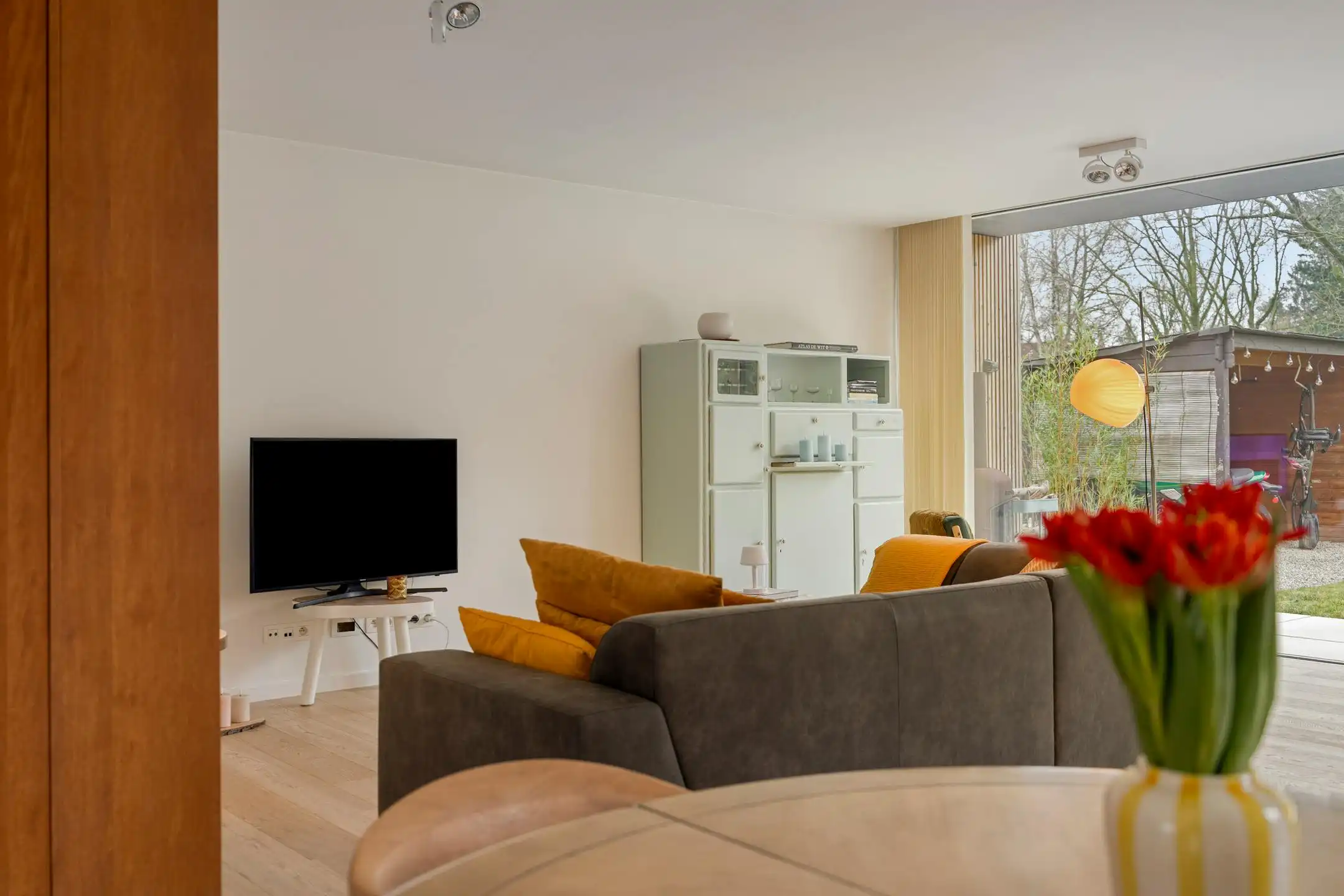 Hippe gezinswoning met machtige tuin in Wetteren Ten Ede foto 21