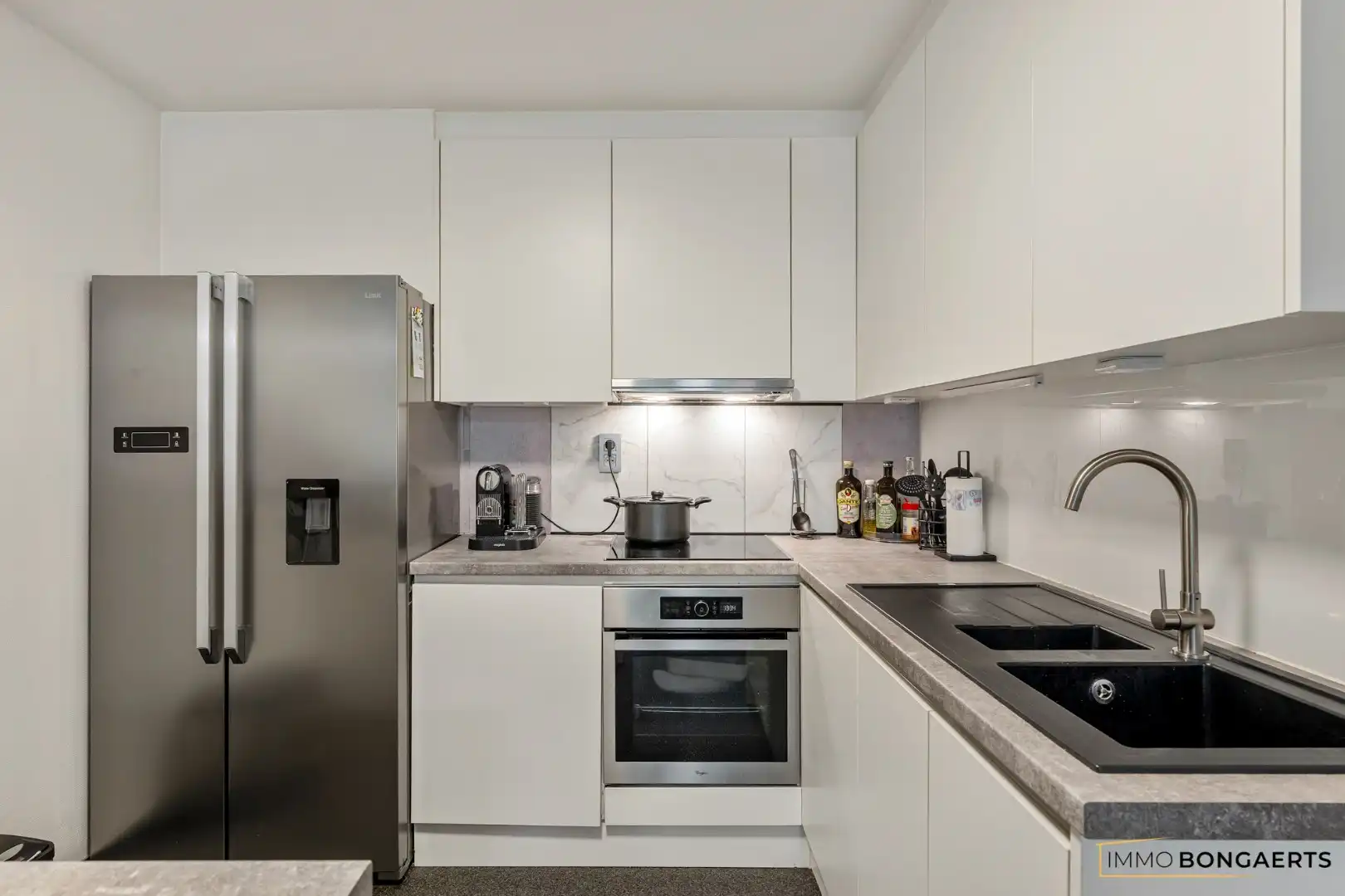 Gemeubeld appartement met 2 slaapkamers foto 6