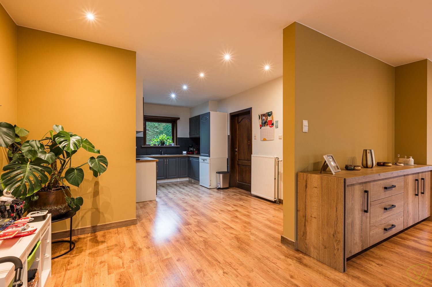 Prachtige open bebouwing met vijf slaapkamers op toplocatie foto 7