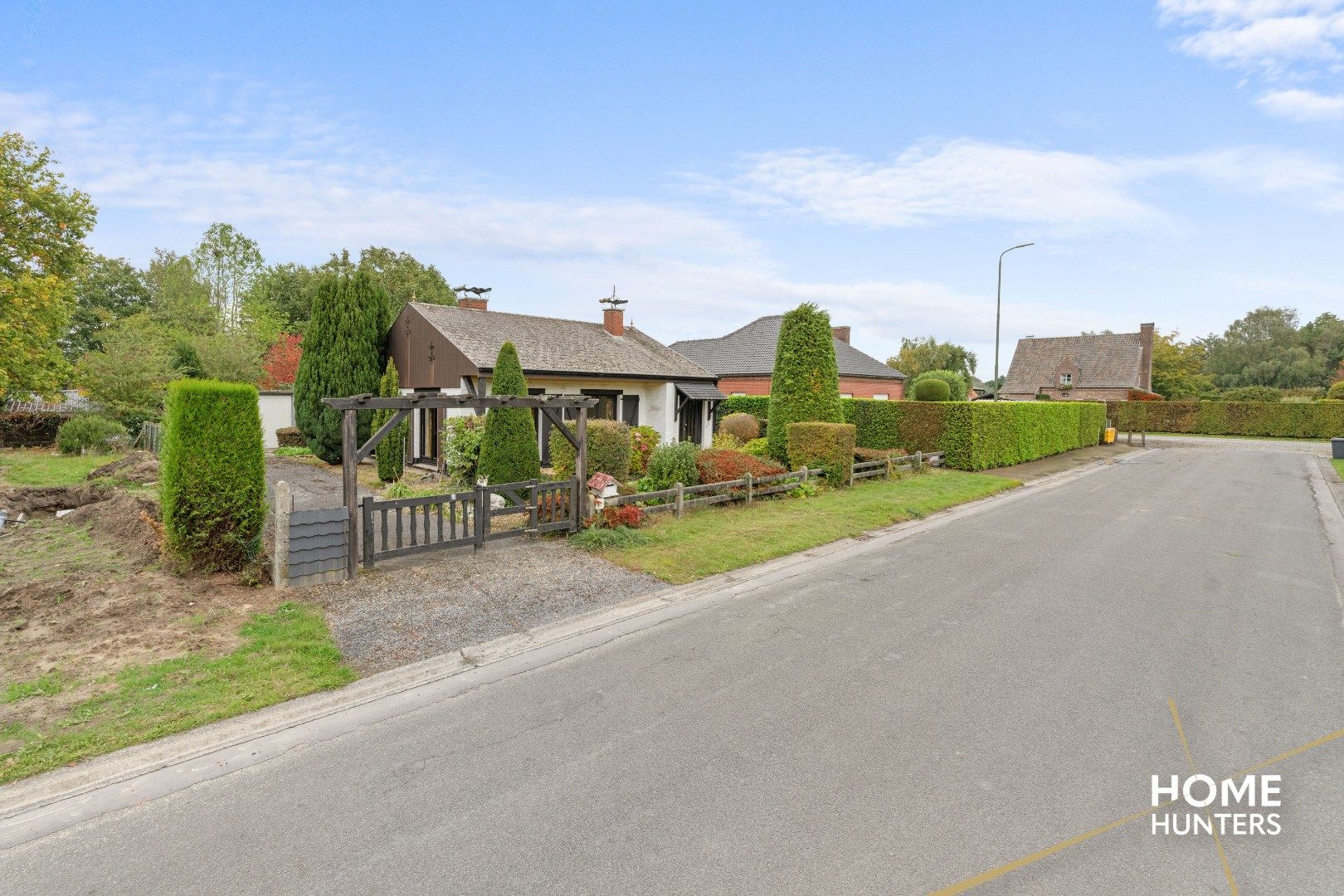 Vrijstaande gelijkvloerse woning op 604 m²  foto 2