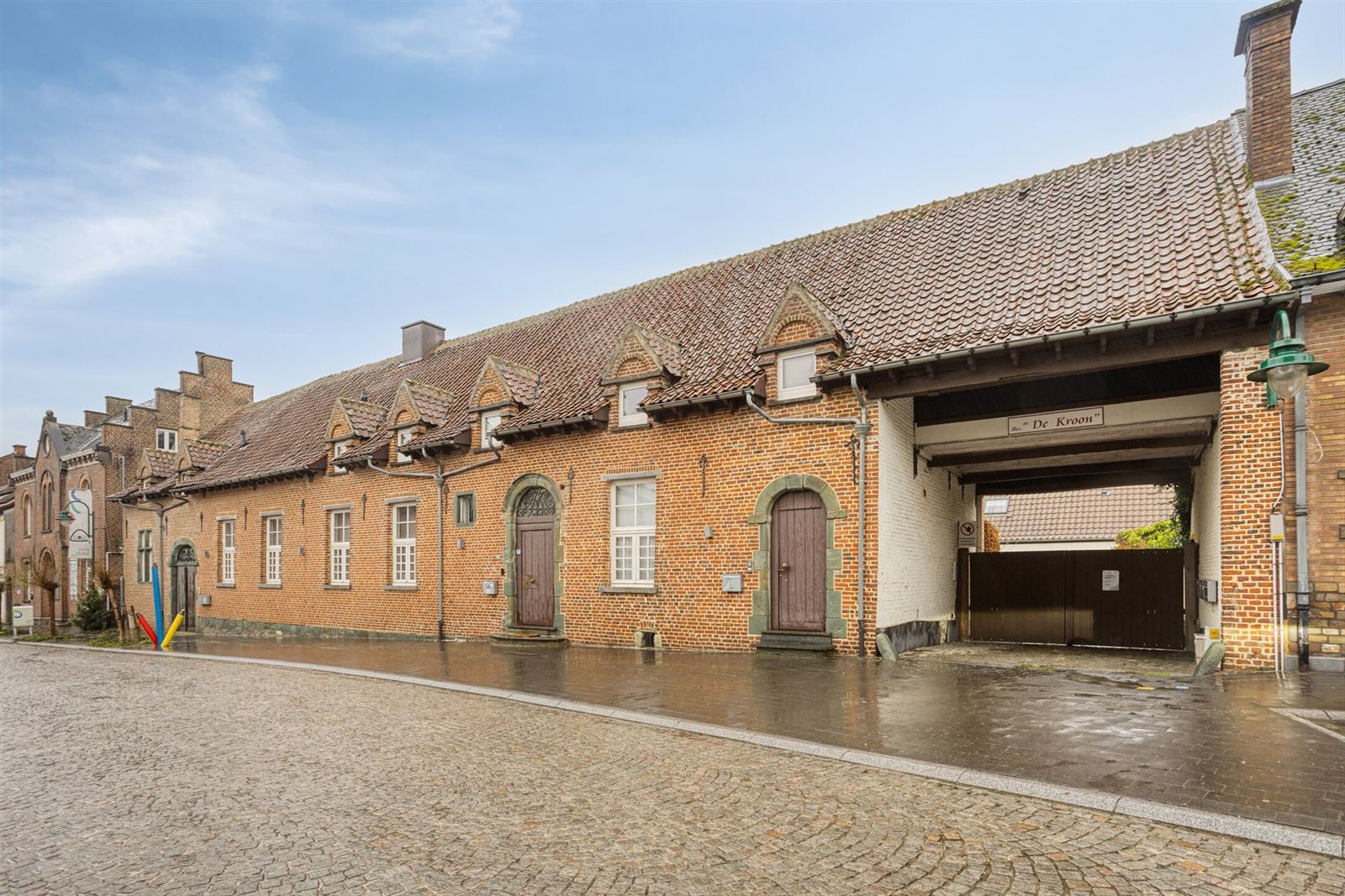 Ruim appartement met 2 slaapkamers te koop foto {{pictureIndex}}