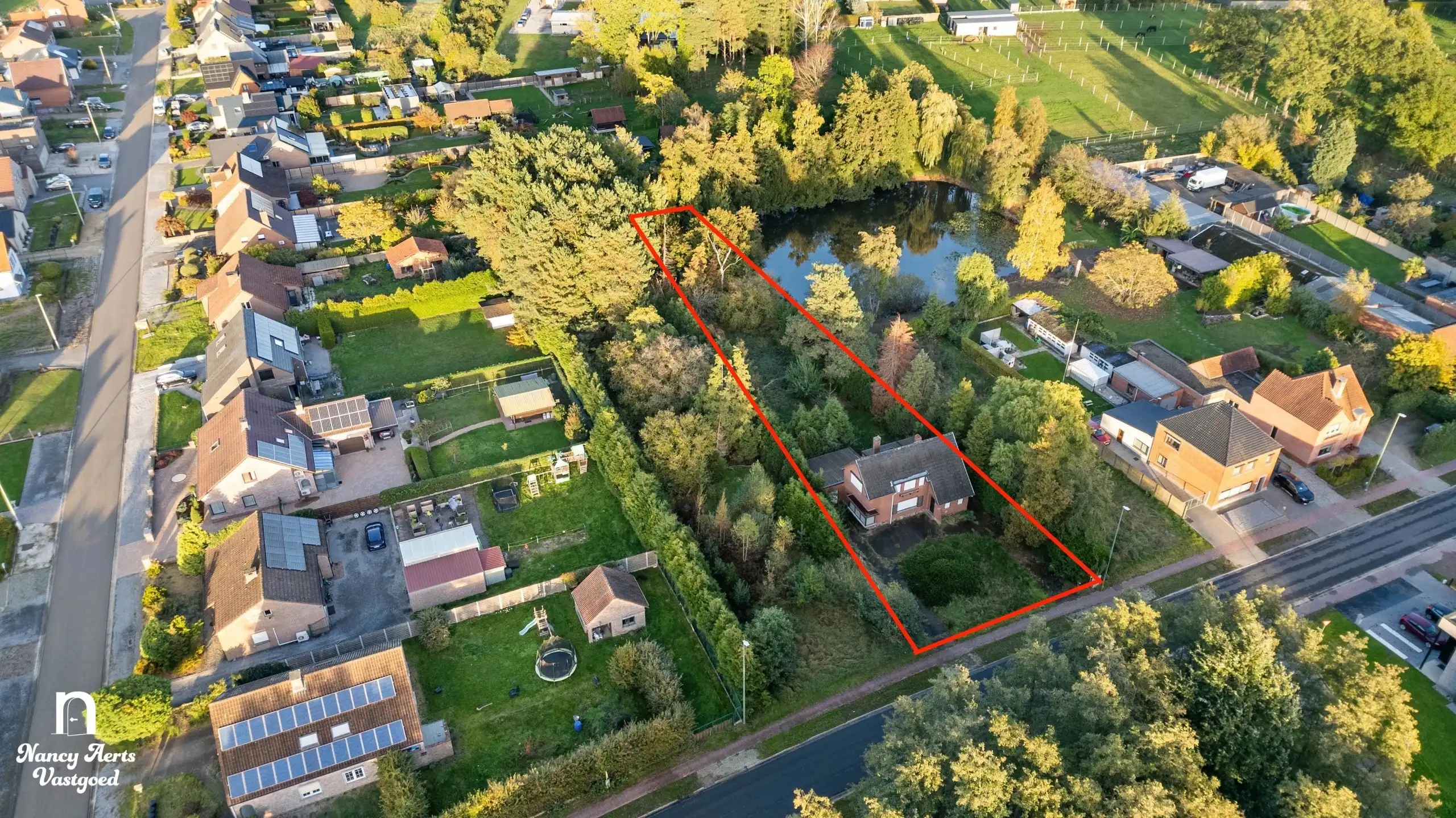 Renovatie- of nieuwbouwkans op ruim perceel van 1466 m² foto 3
