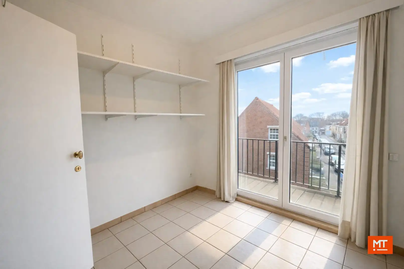 Appartement met 2 slaapkamers en garage te Roeselare foto 7