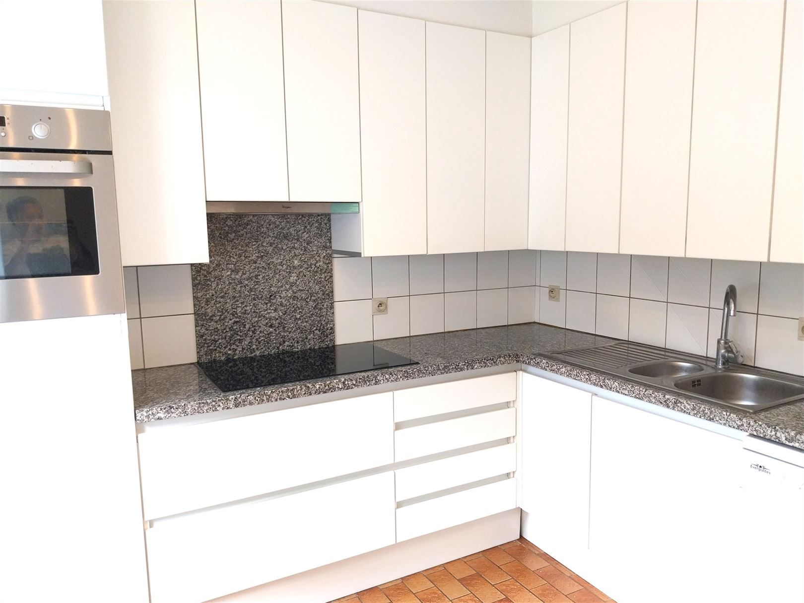 TE HUUR: Vrijstaande woning met tuin op een toplocatie in Heusden-Zolder! foto 8