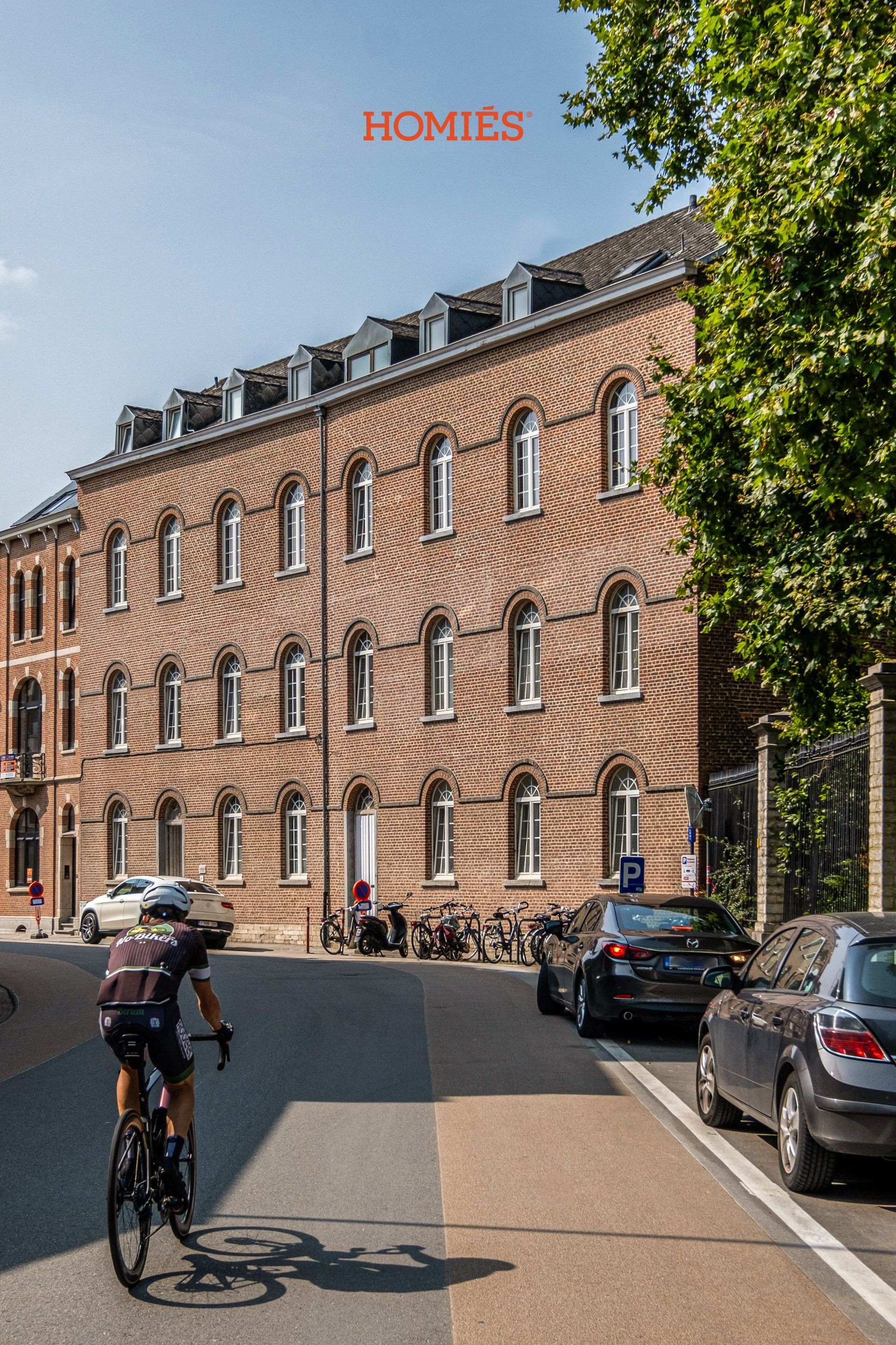 Volledig vernieuwde studentenkamer in historisch kader foto 4