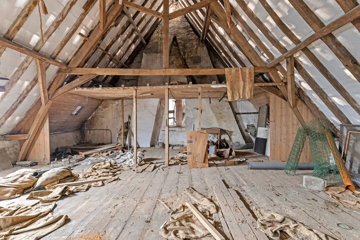 Veelzijdige te renoveren hoeve te koop in Jabbeke foto 5