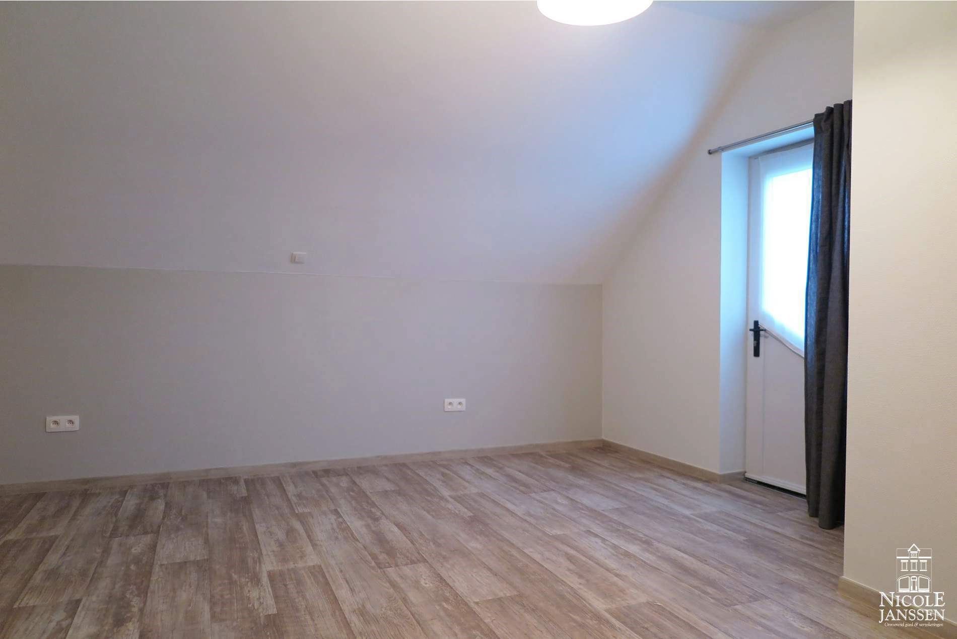 Gezellig duplex-appartement met terras en carport foto 5