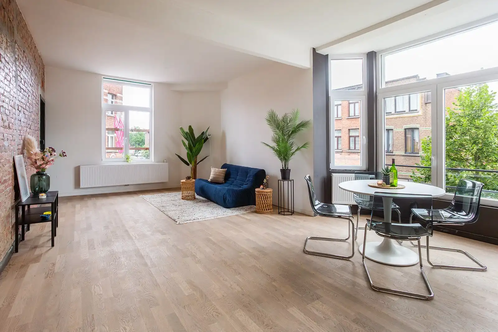 Lichtrijk hoek appartement met karakter!  foto {{pictureIndex}}