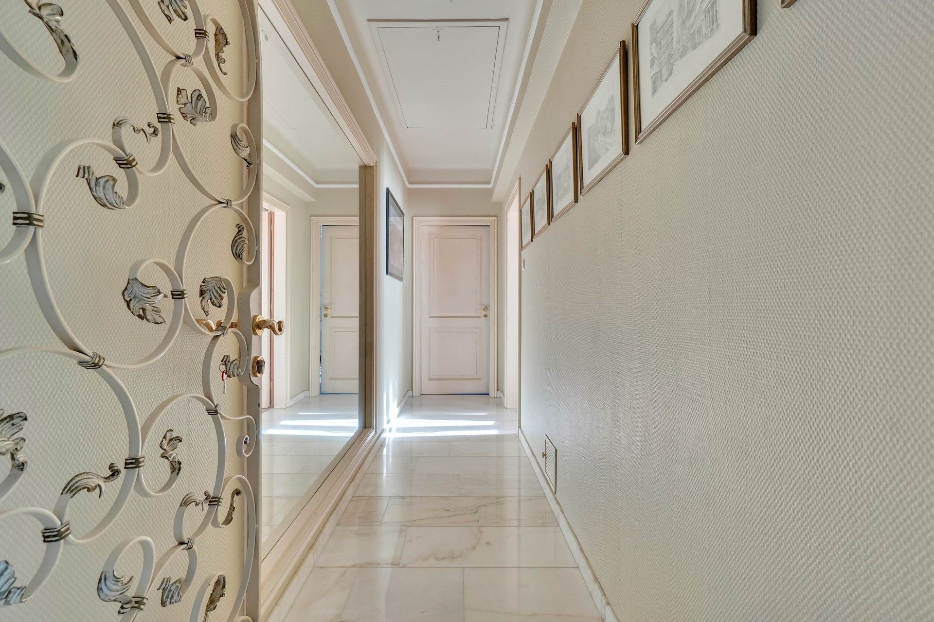 EXCLUSIEVE VILLA IN DOODLOPENDE STRAAT foto 35