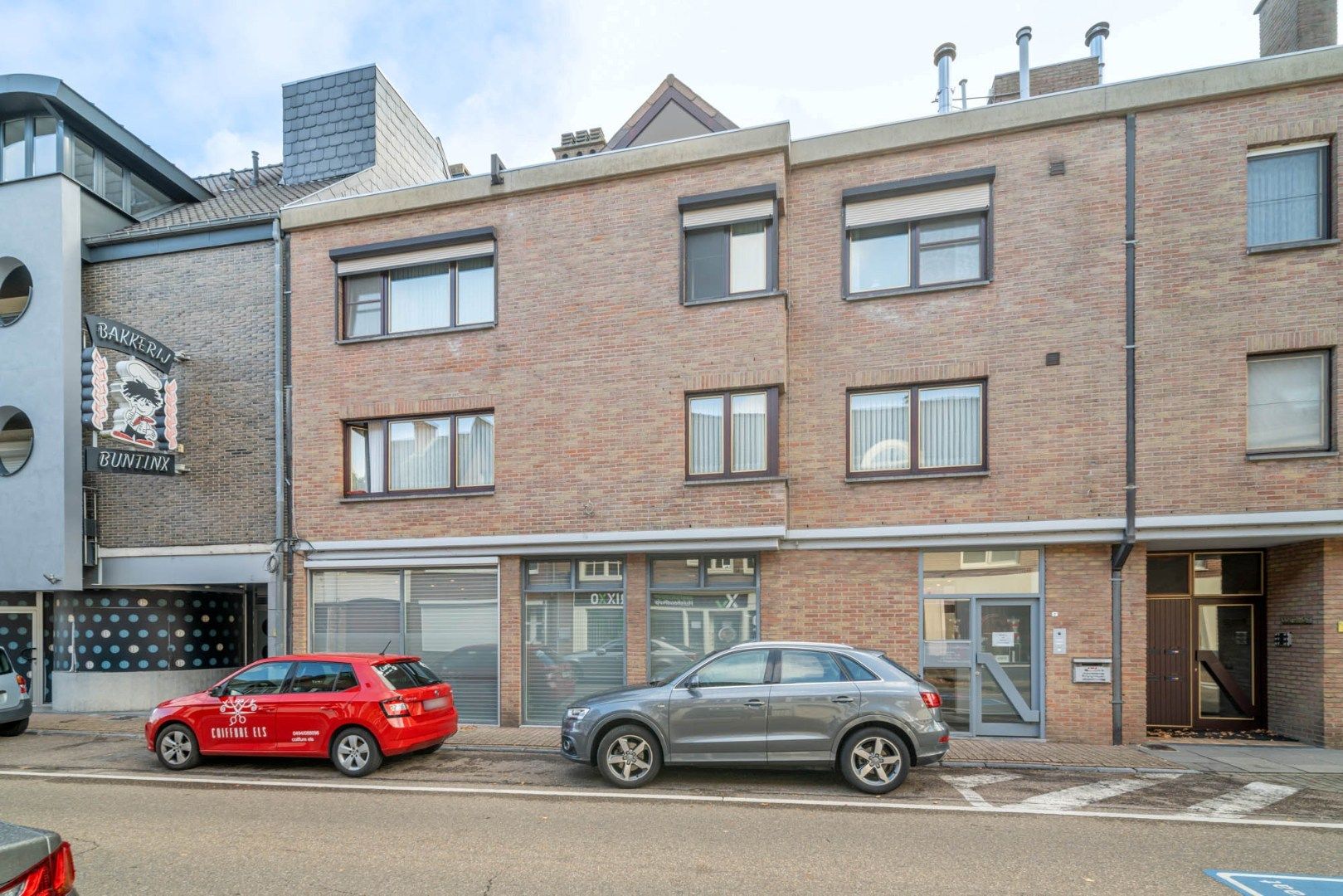 Ruim, zeer energiezuinig kantoor in het centrum van Neeroeteren met diverse mogelijkheden!   foto 30