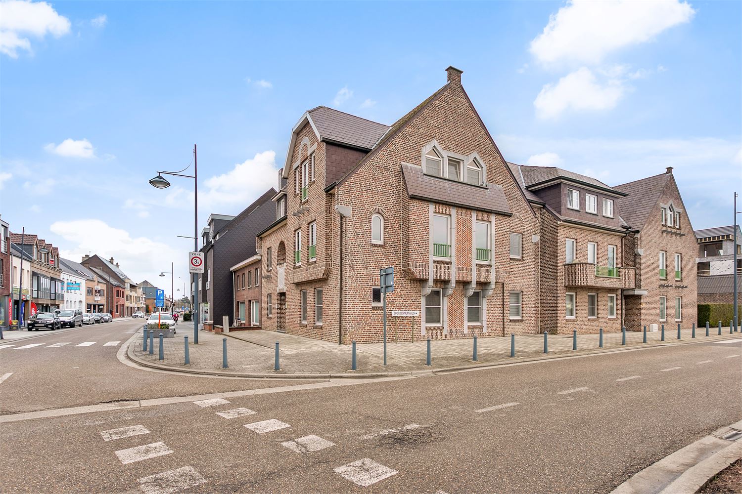 RUIM APPARTEMENT MET GARAGE, CENTRUM HALEN! foto 2