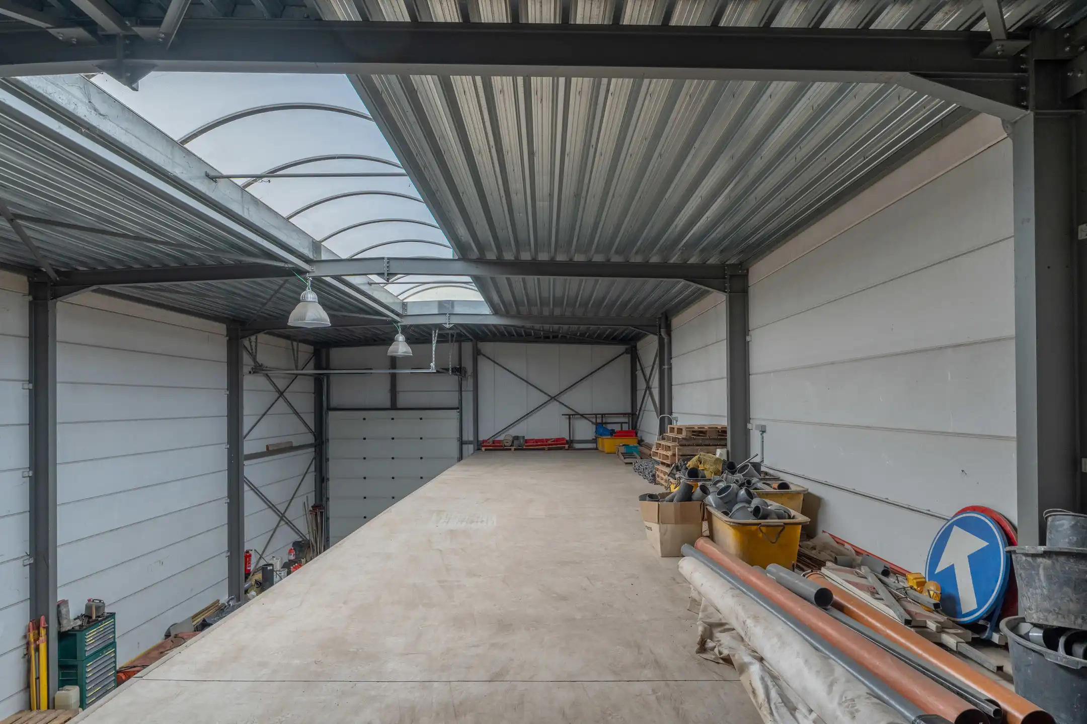Goedgelegen KMO-unit met autostaanplaats te Lilsedijk Beerse foto 6