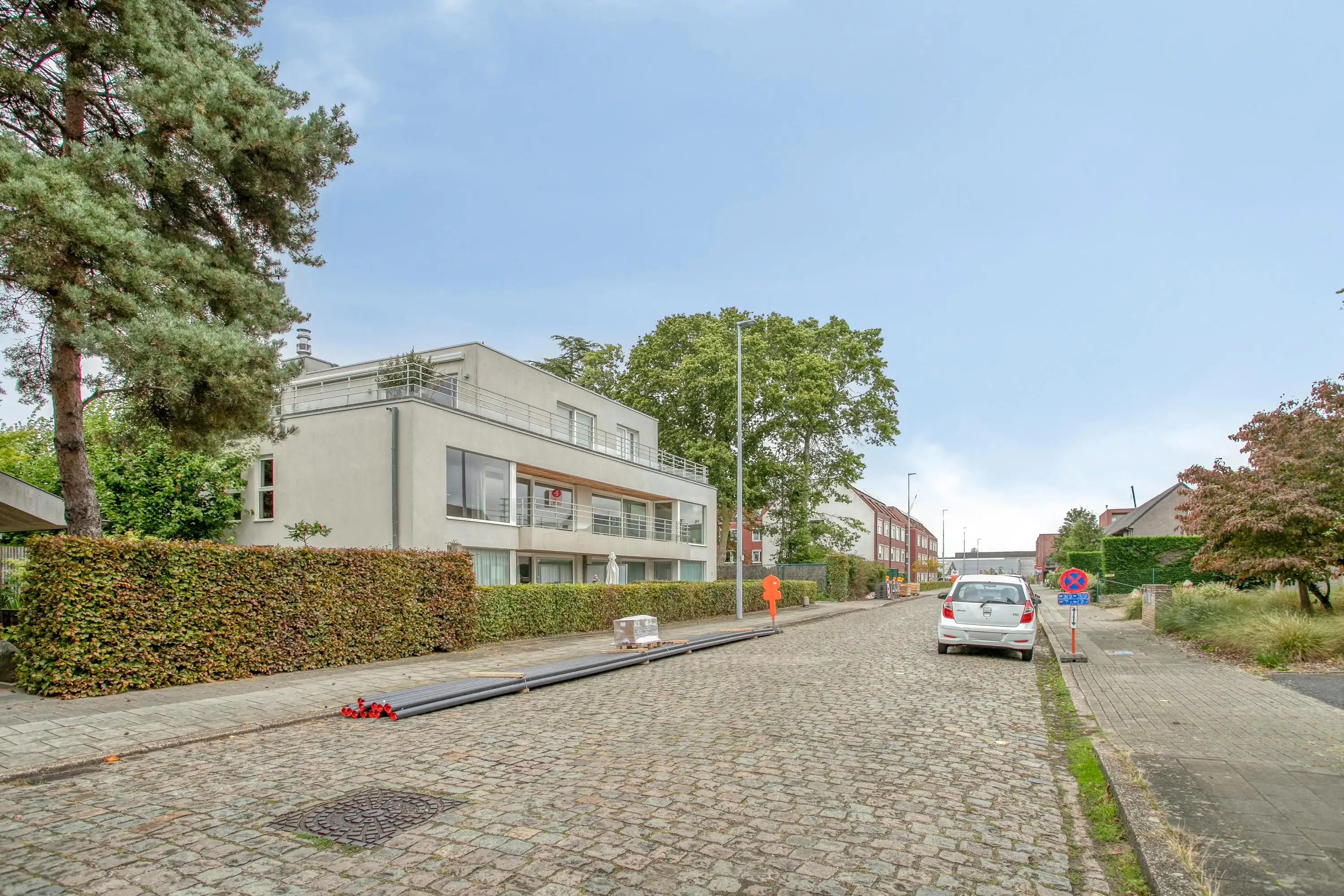 Instapklaar appartement met zonnig terras te koop in Rumbeke foto {{pictureIndex}}