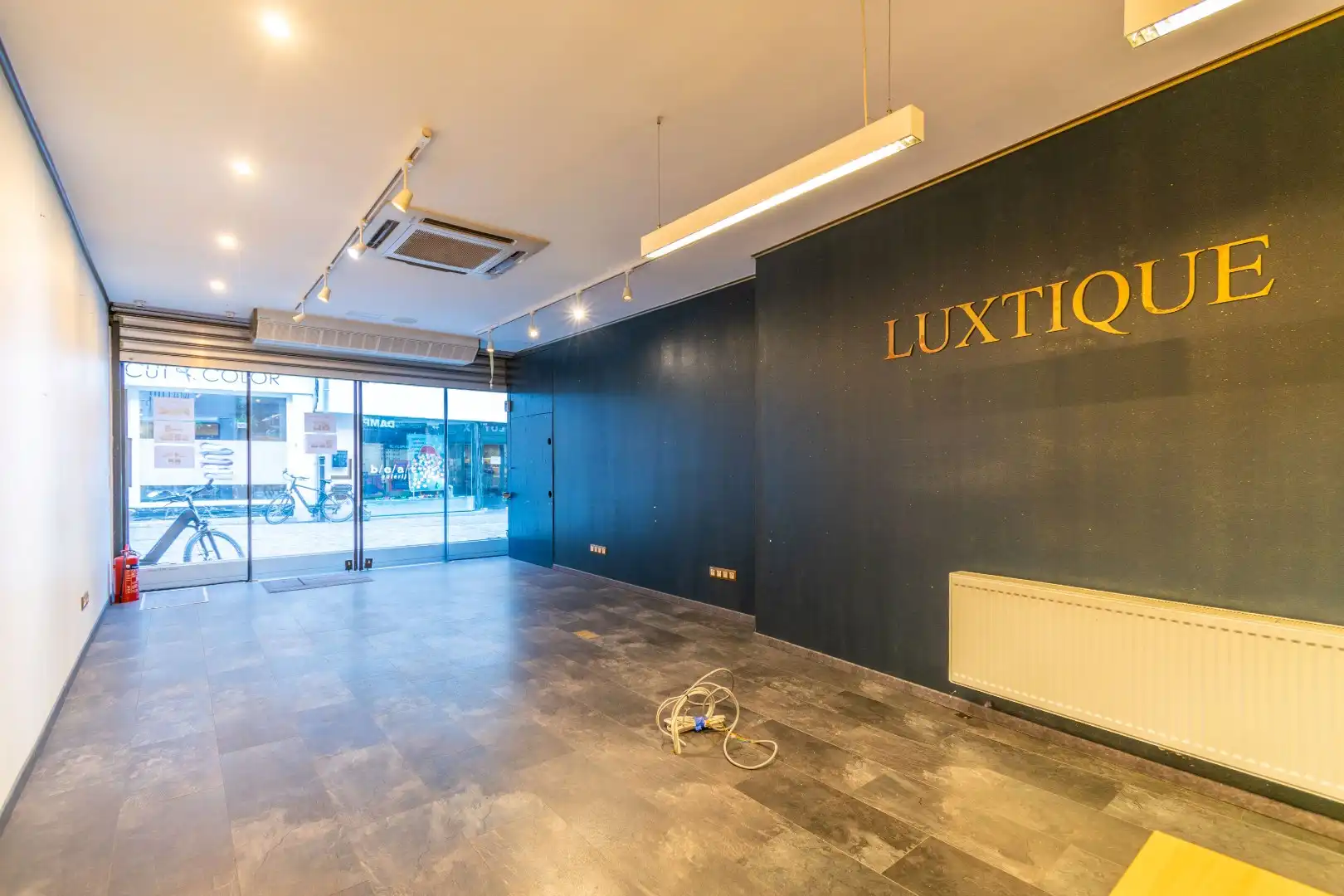 Karaktervol gebouw met handelsruimte en instapklaar woonst  foto 2