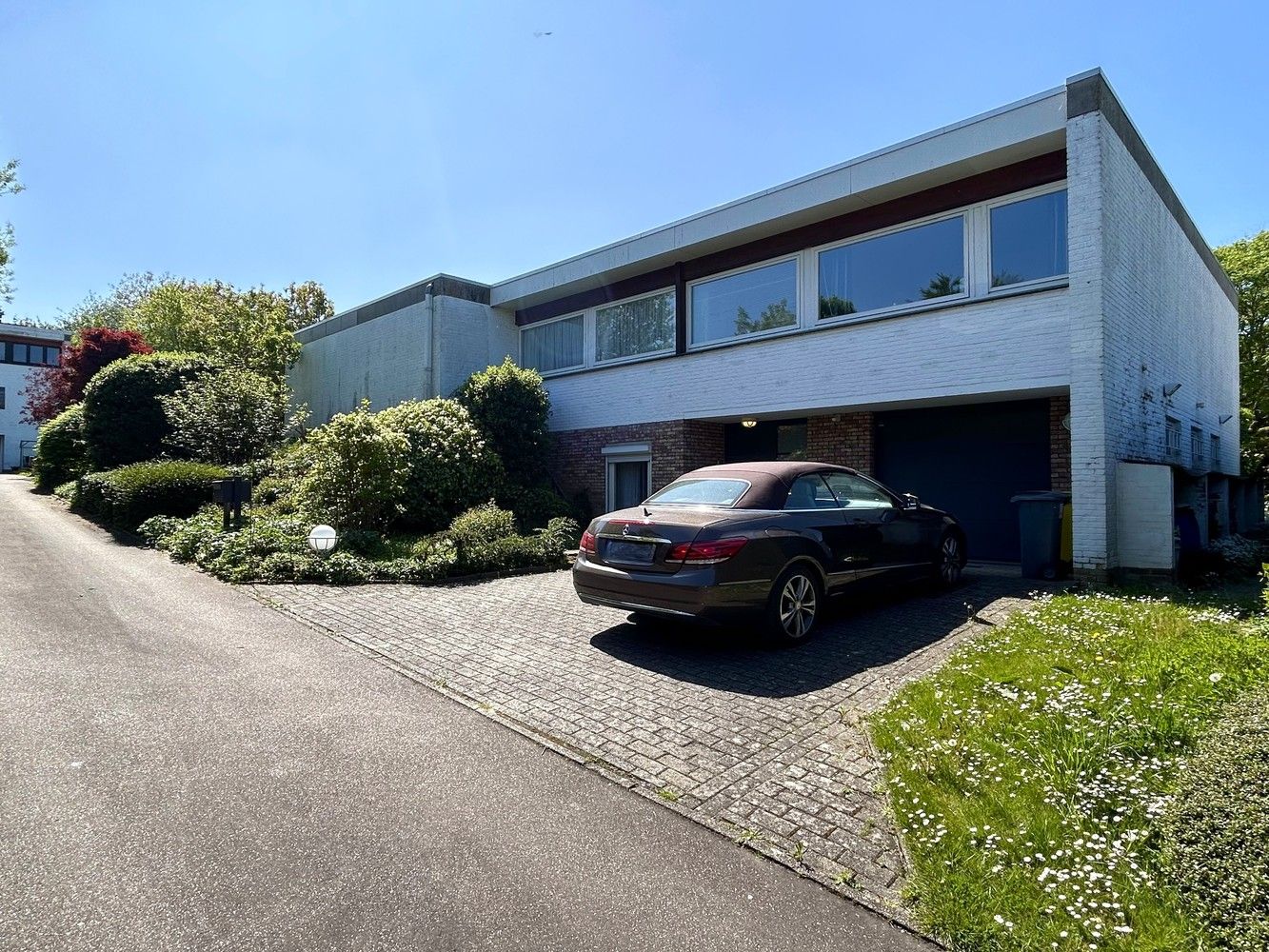 Zeer ruime woning in een rustige wijk te Bertem foto {{pictureIndex}}