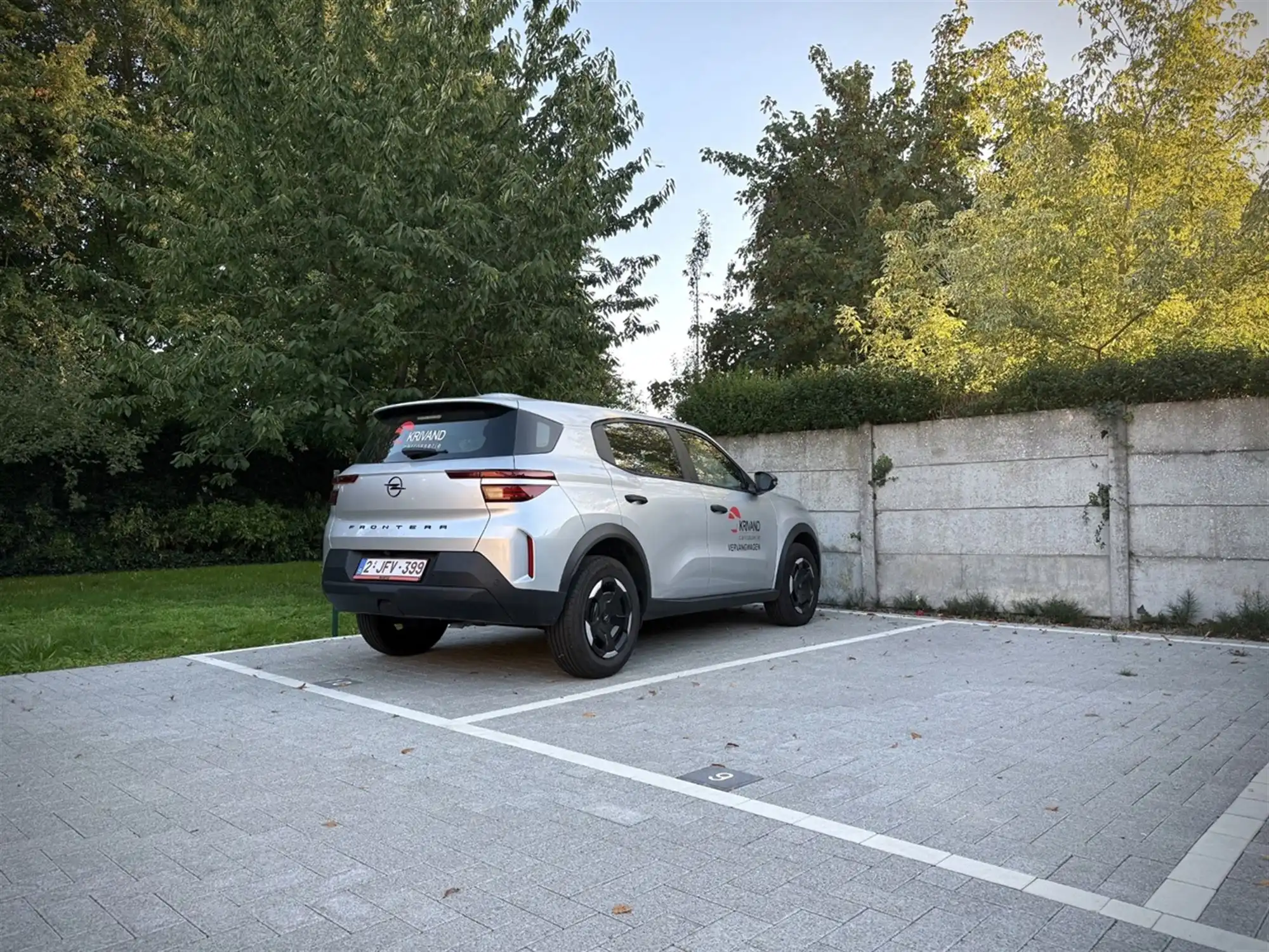 OPEN PARKEERPLAATS in het centrum van BOTTELARE foto {{pictureIndex}}