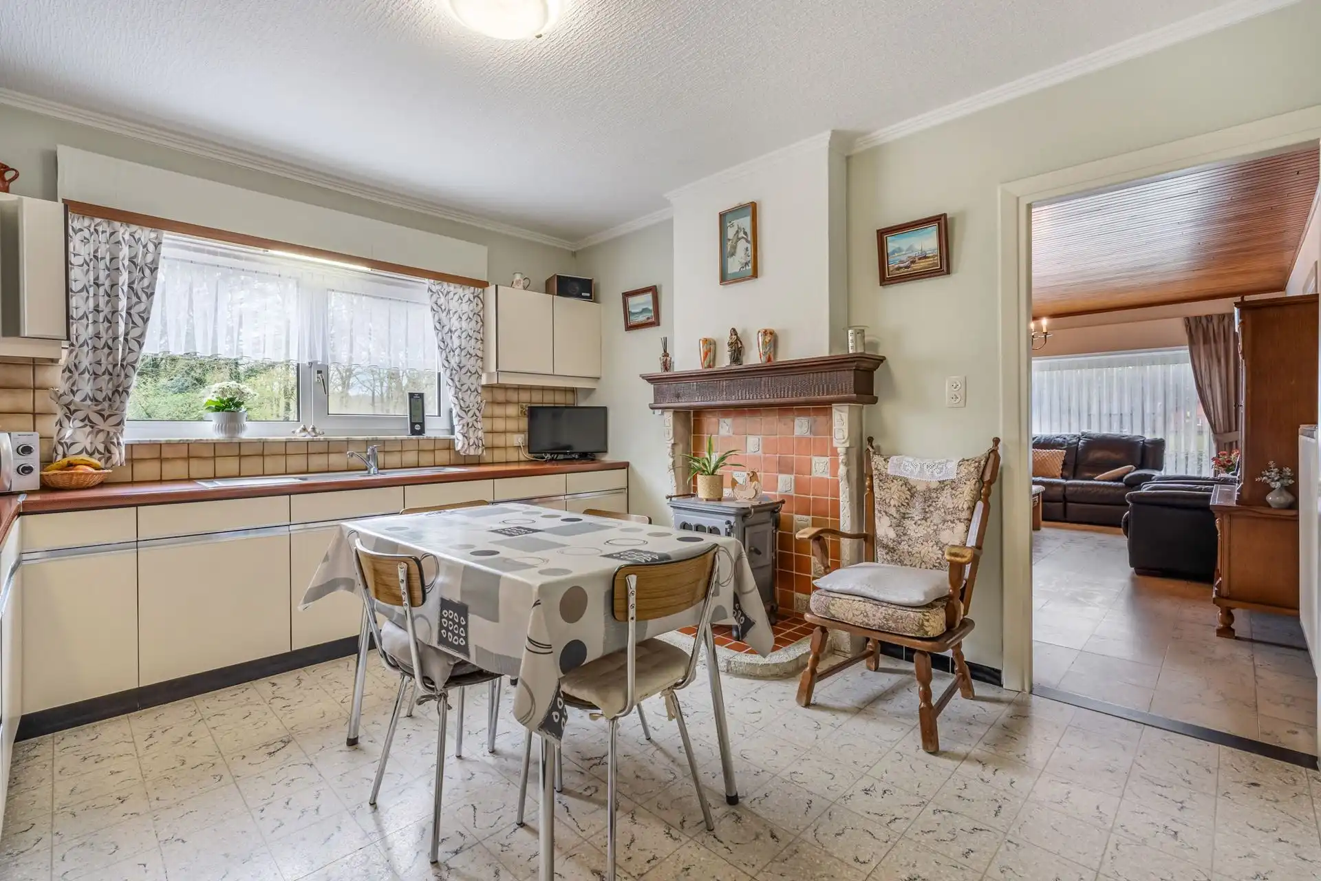 Vrijstaande eengezinswoning met bijhorende gronden foto 16