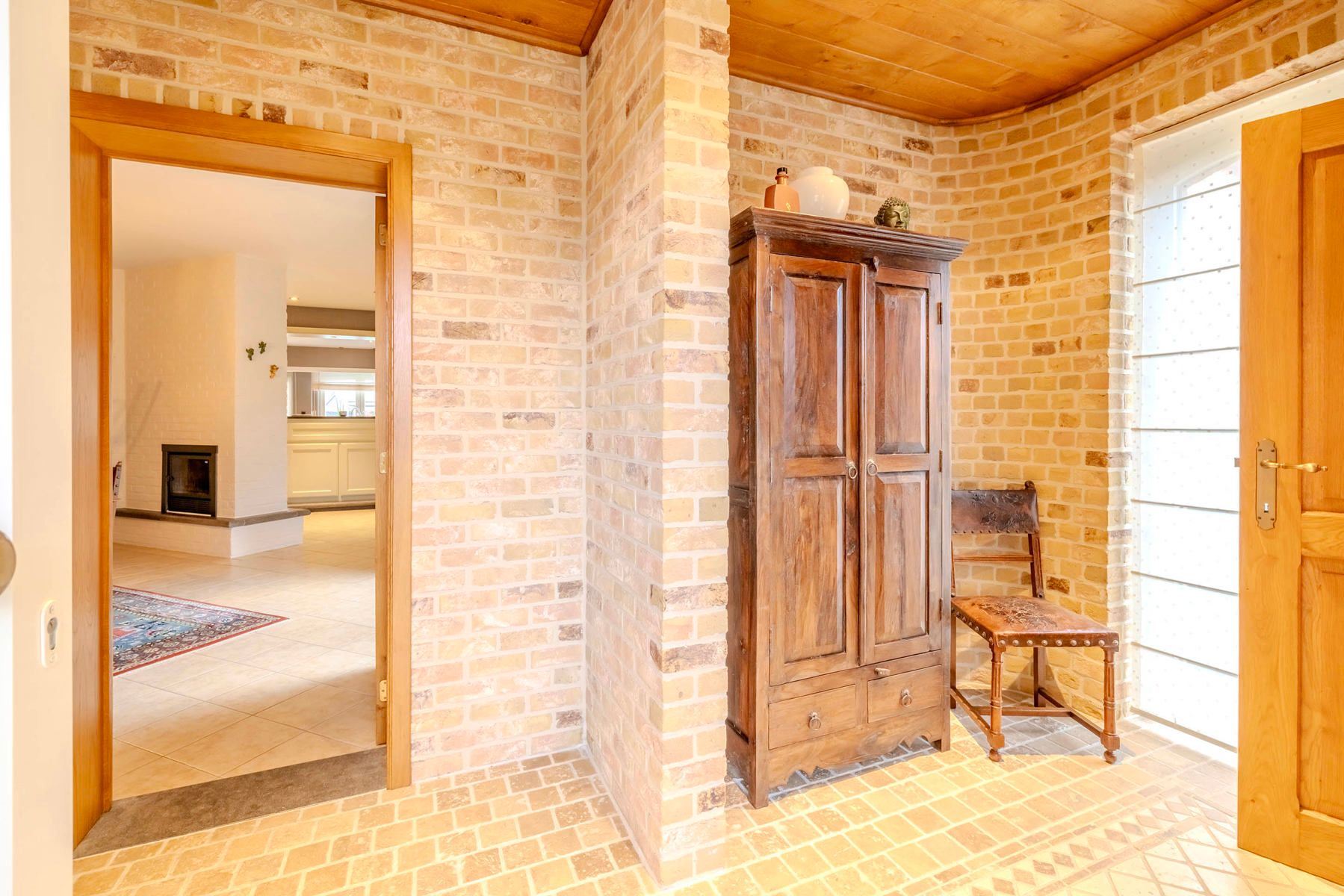 Ruime villa met 3/4 slaapkamers en verwarmd zwembad foto 4