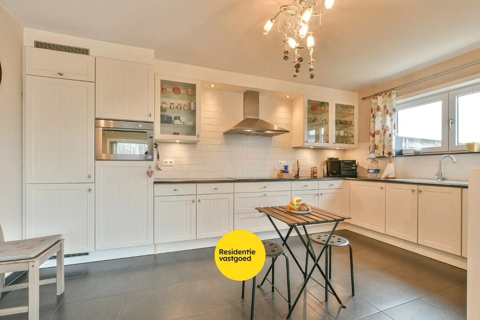 Instapklare halfopen woning met 3 slaapkamers en zonnige tuin in Vosseslag, vlakbij bos en duinen foto 10