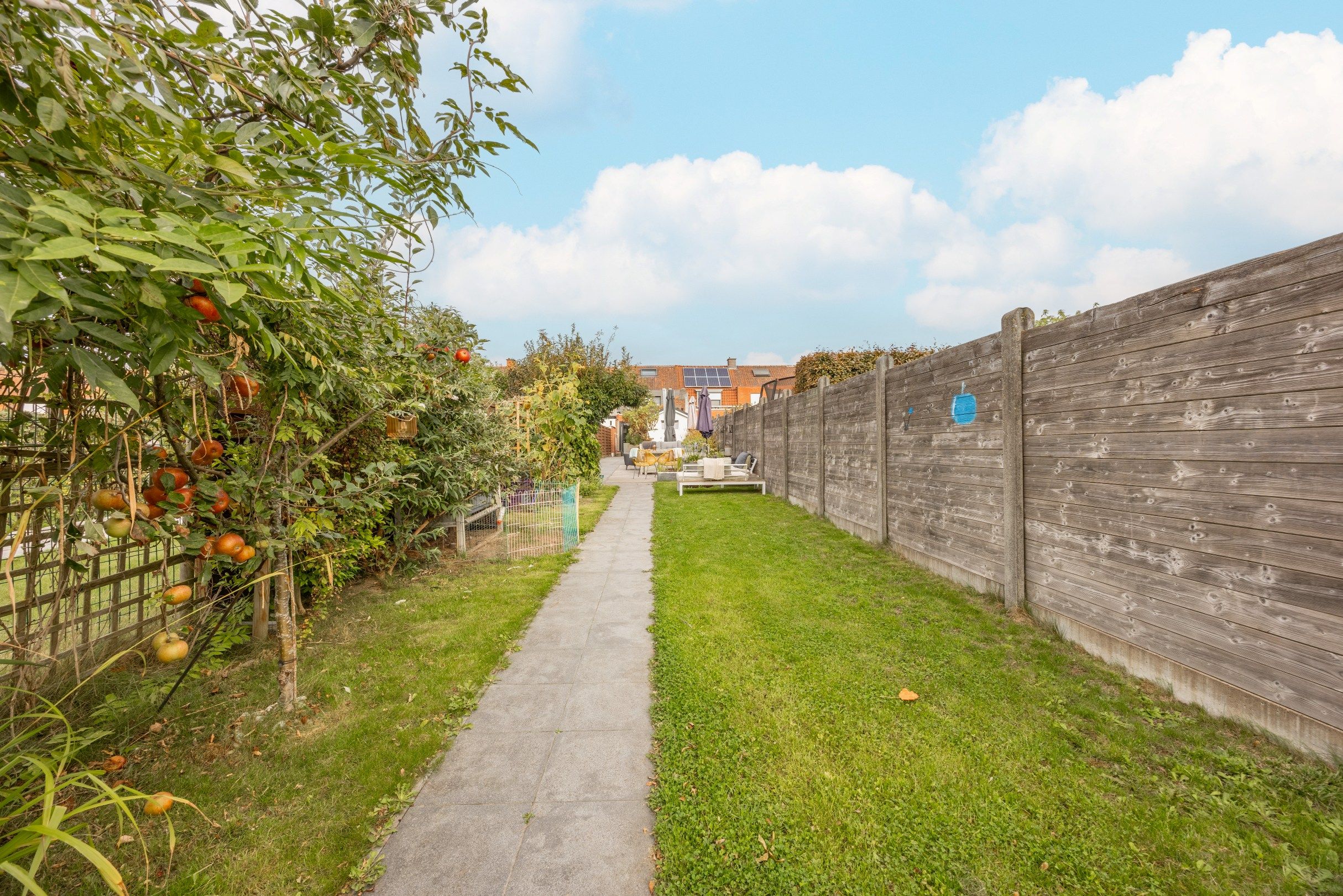 GERENOVEERDE WONING MET TUIN EN UITWEG foto 14