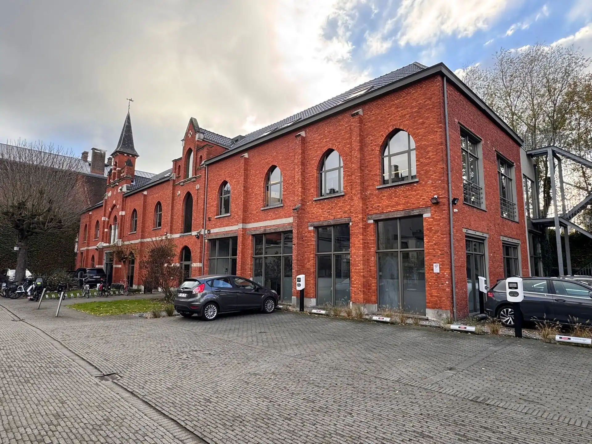 Kantoorruimte te huur te Zurenborg foto {{pictureIndex}}