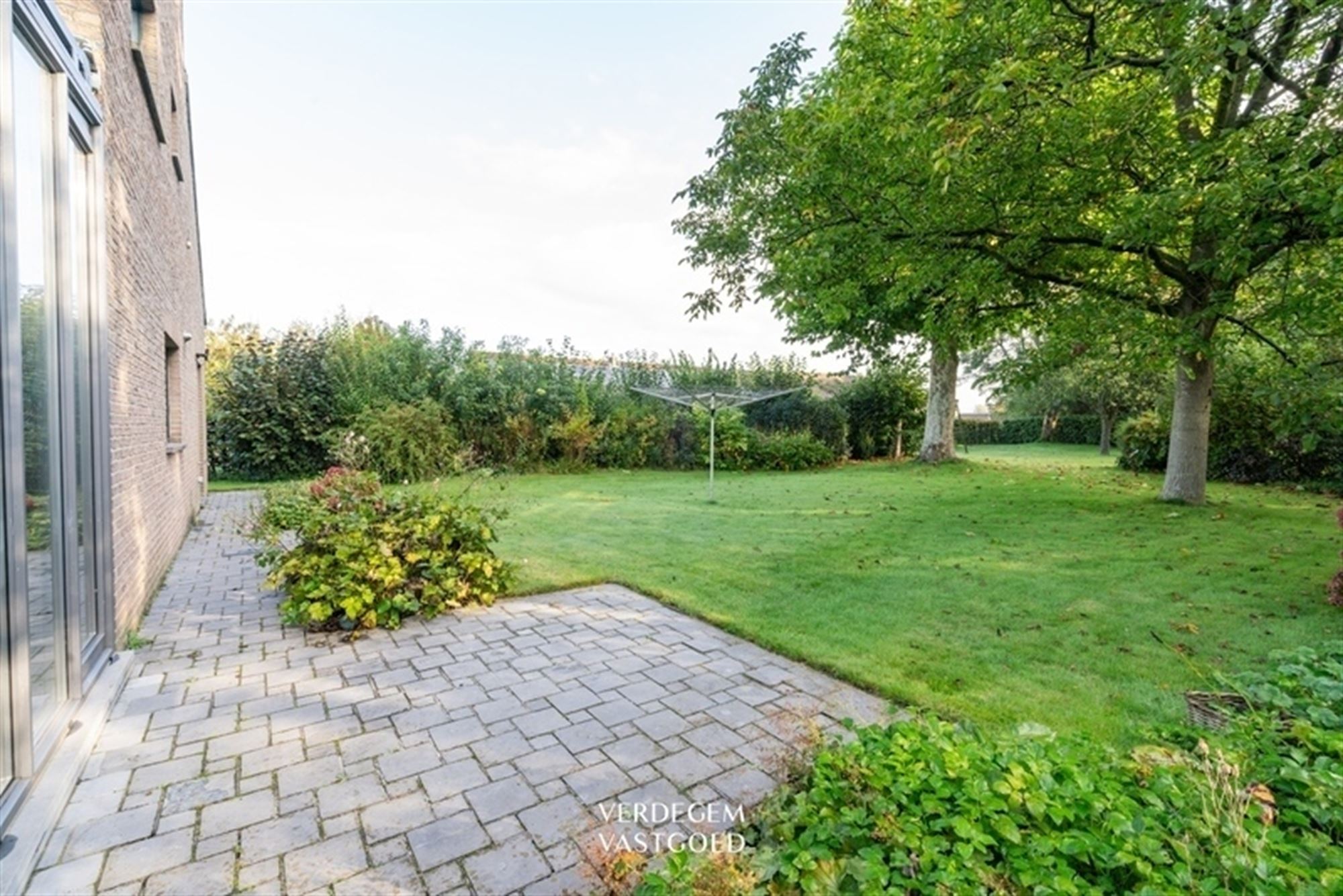 Prachtig wonen in landelijk gebied, met 3 grote slaapkamers en heerlijke tuin foto 29