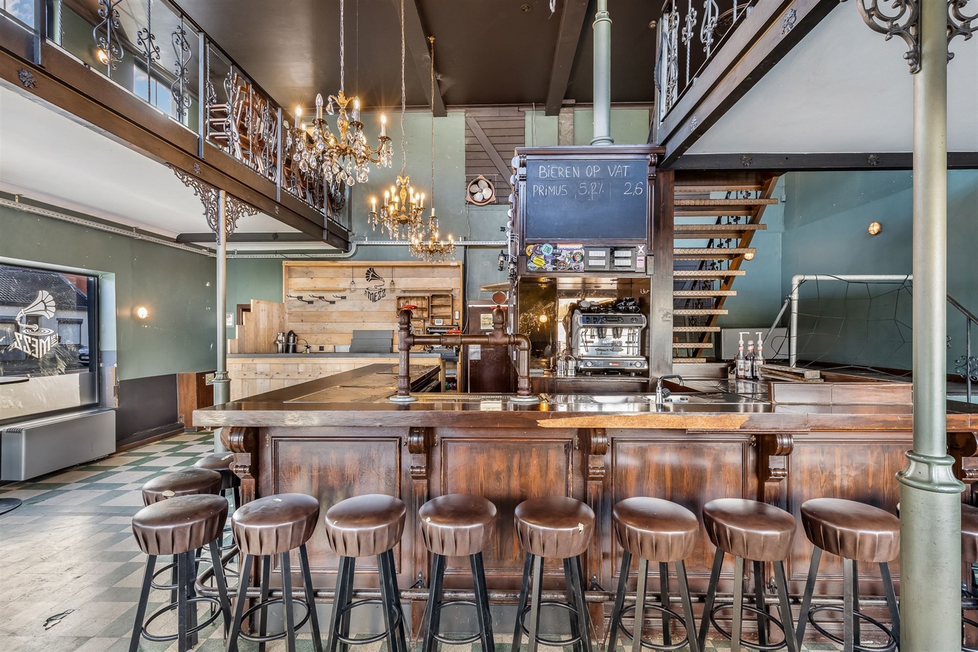 TE RENOVEREN HORECAZAAK MET POTENTIEEL, ZEER GOED GELEGEN IN HET CENTRUM VAN LEOPOLDSBURG foto 13