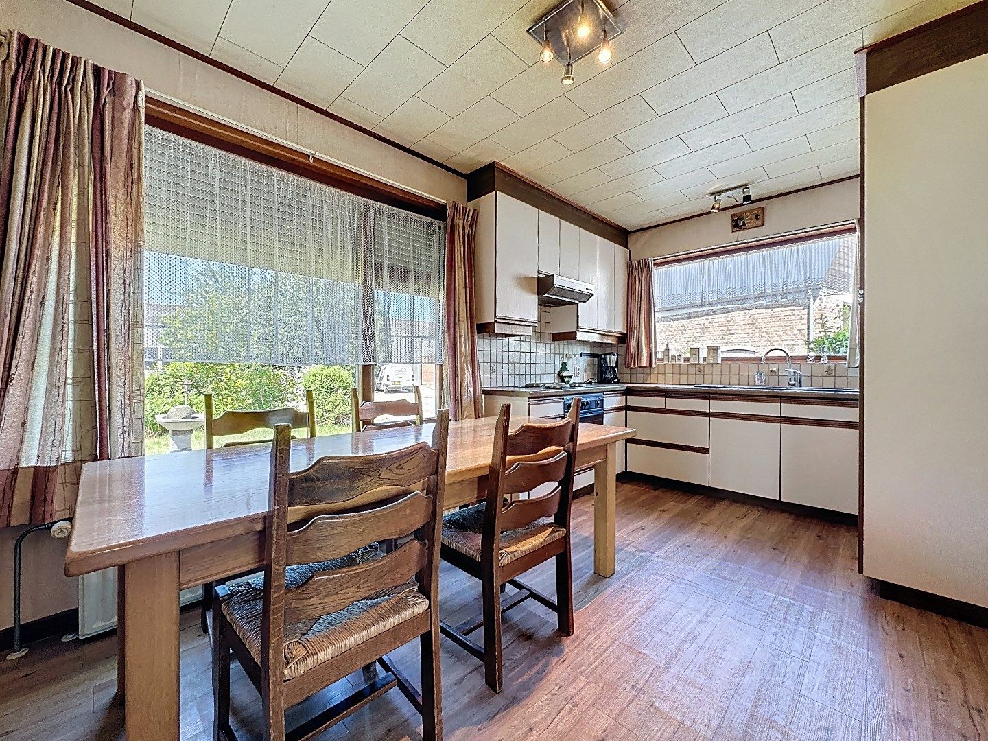 Landelijk wonen met grote schuren foto 11