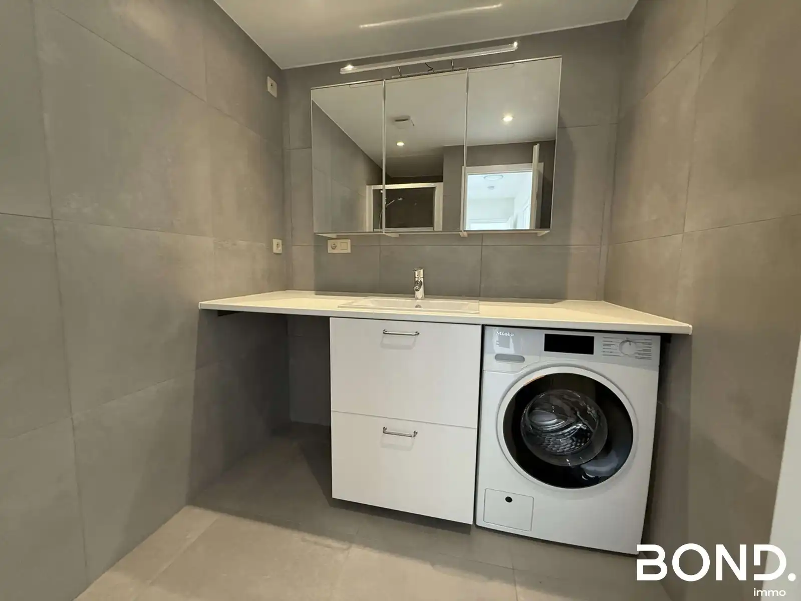 Volledig gerenoveerd appartement met 2 slaapkamers en ruim zonneterras te huur in Heverlee (Leuven) foto 11