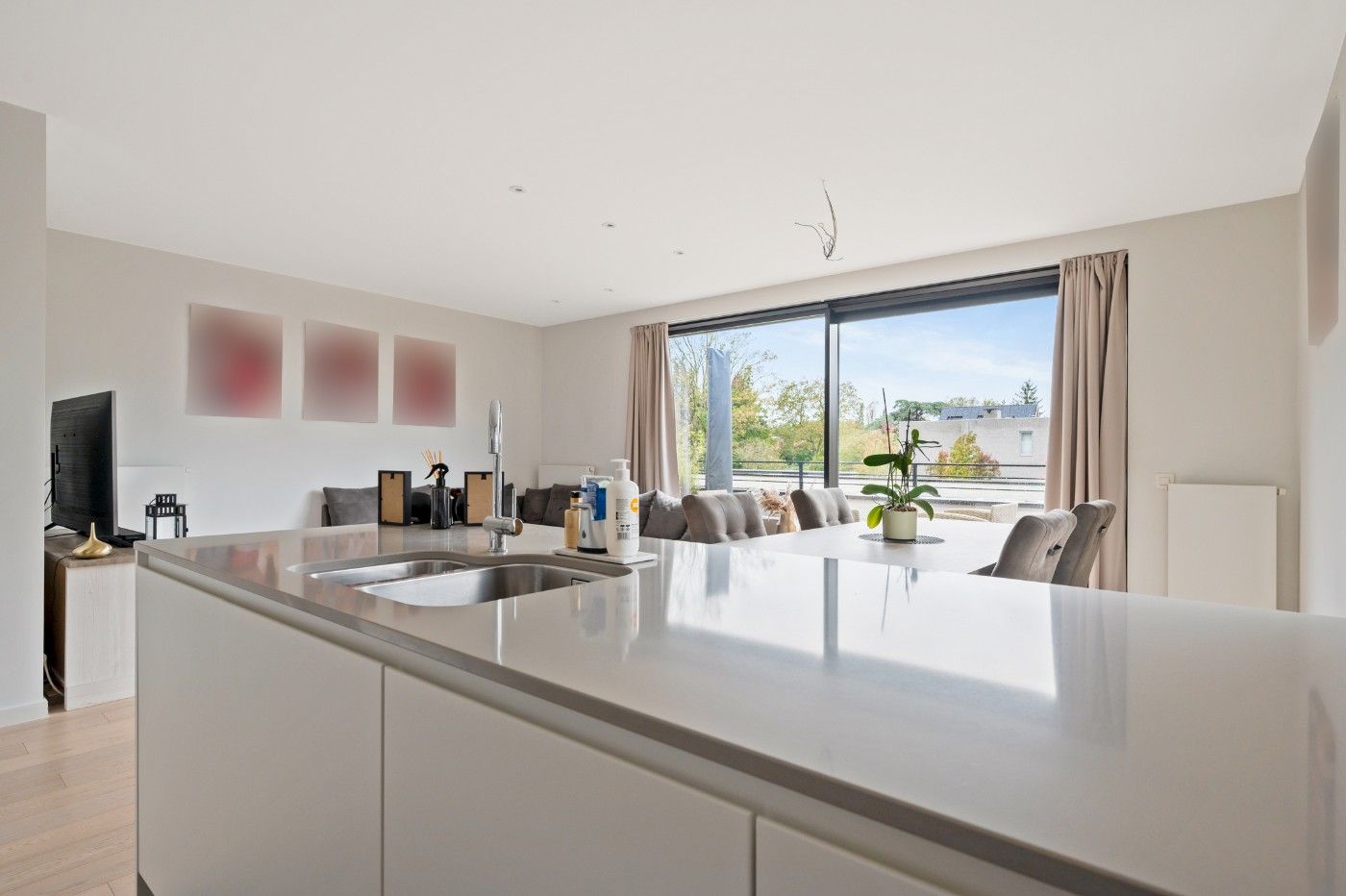 Instapklaar app. op 1ste verd. met 2 slpk., terras en autostaanplaats foto 8