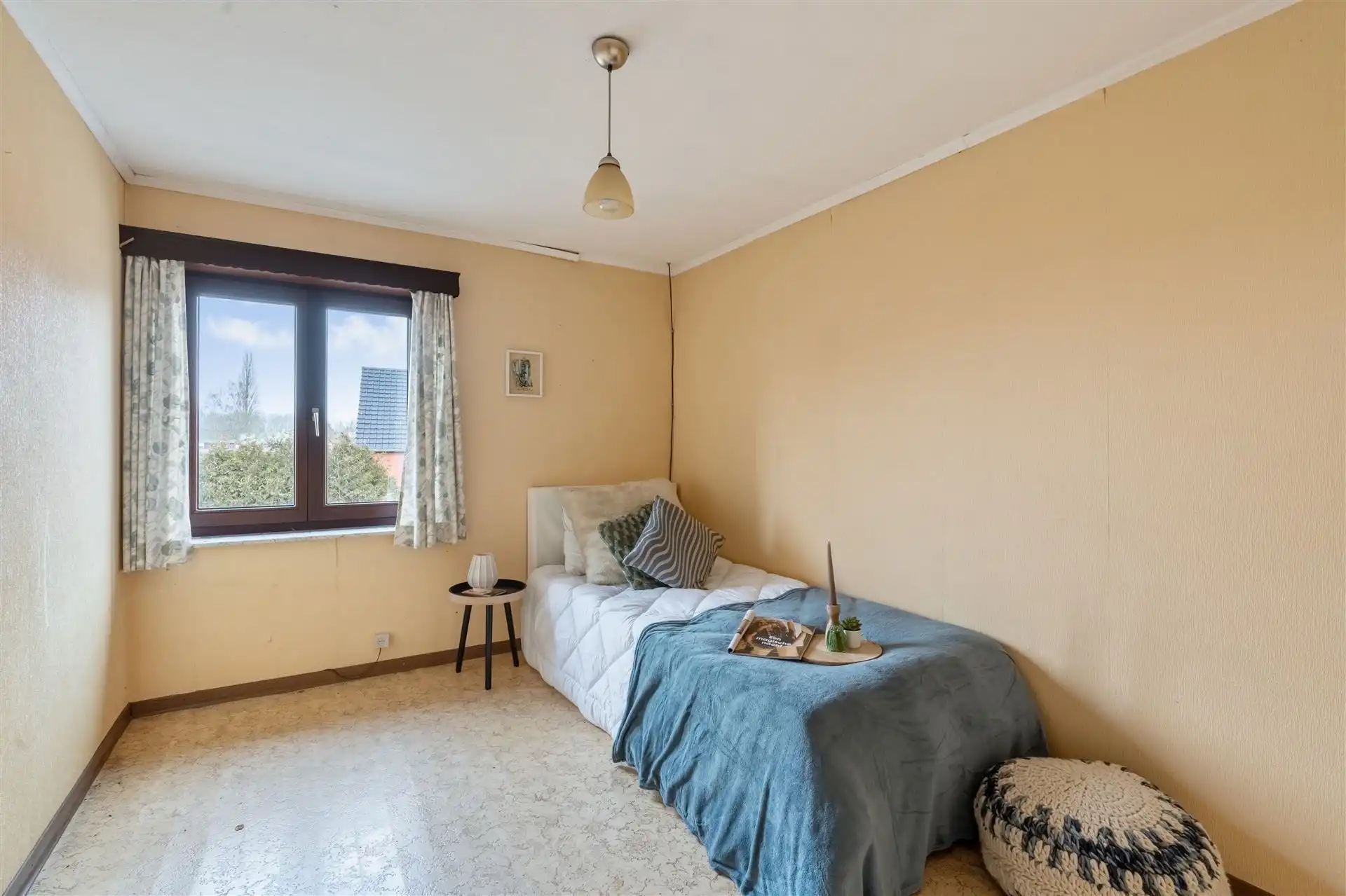 Renovatiewoning met garage en tuin. foto 24