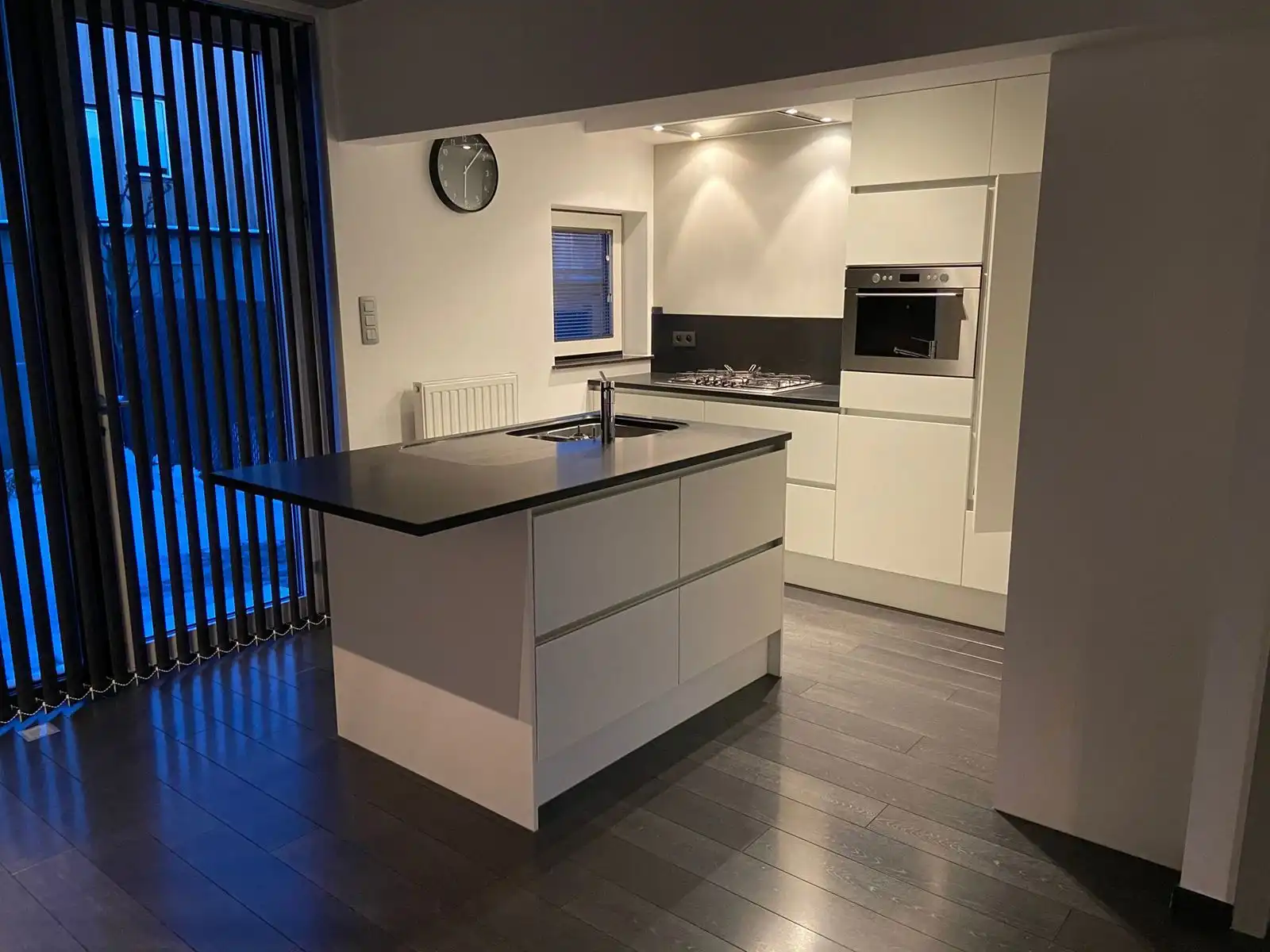 Mooie recente woning in doodlopende straat foto 8