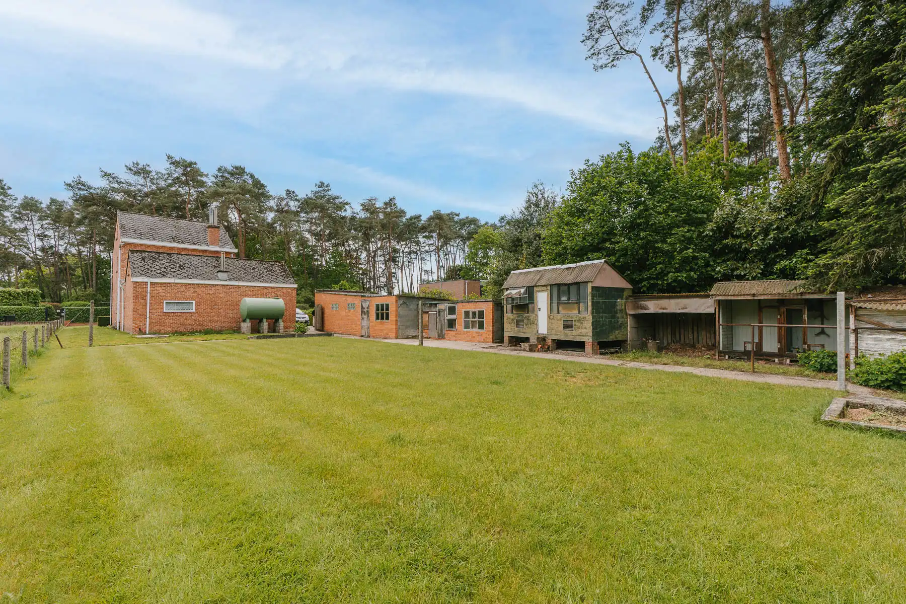 Charmante, te renoveren woning in mooie doodlopende straat foto 27