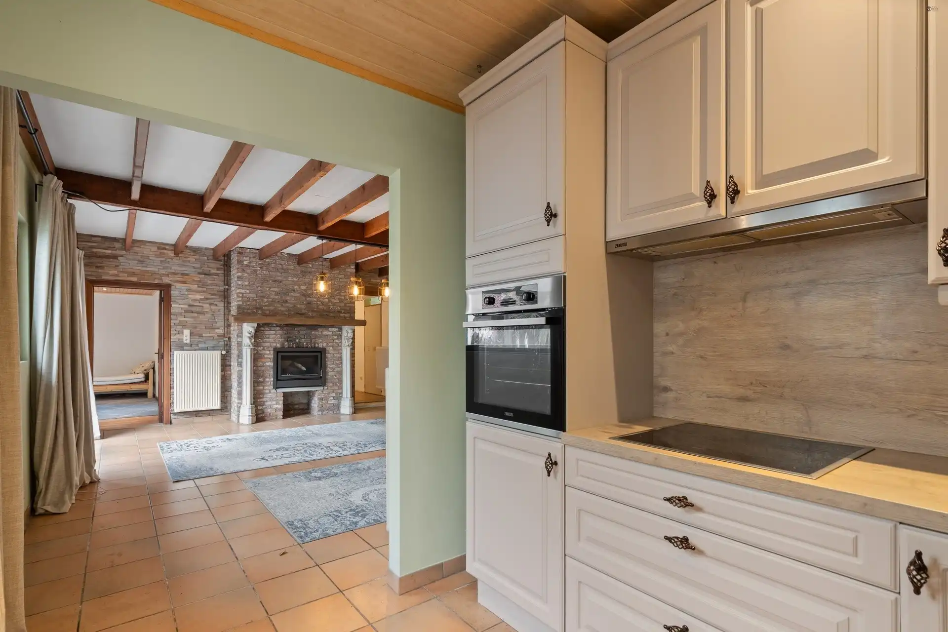 Unieke hoeve met bijgebouw op 19.459 m² grond, verscholen in het groen foto 24