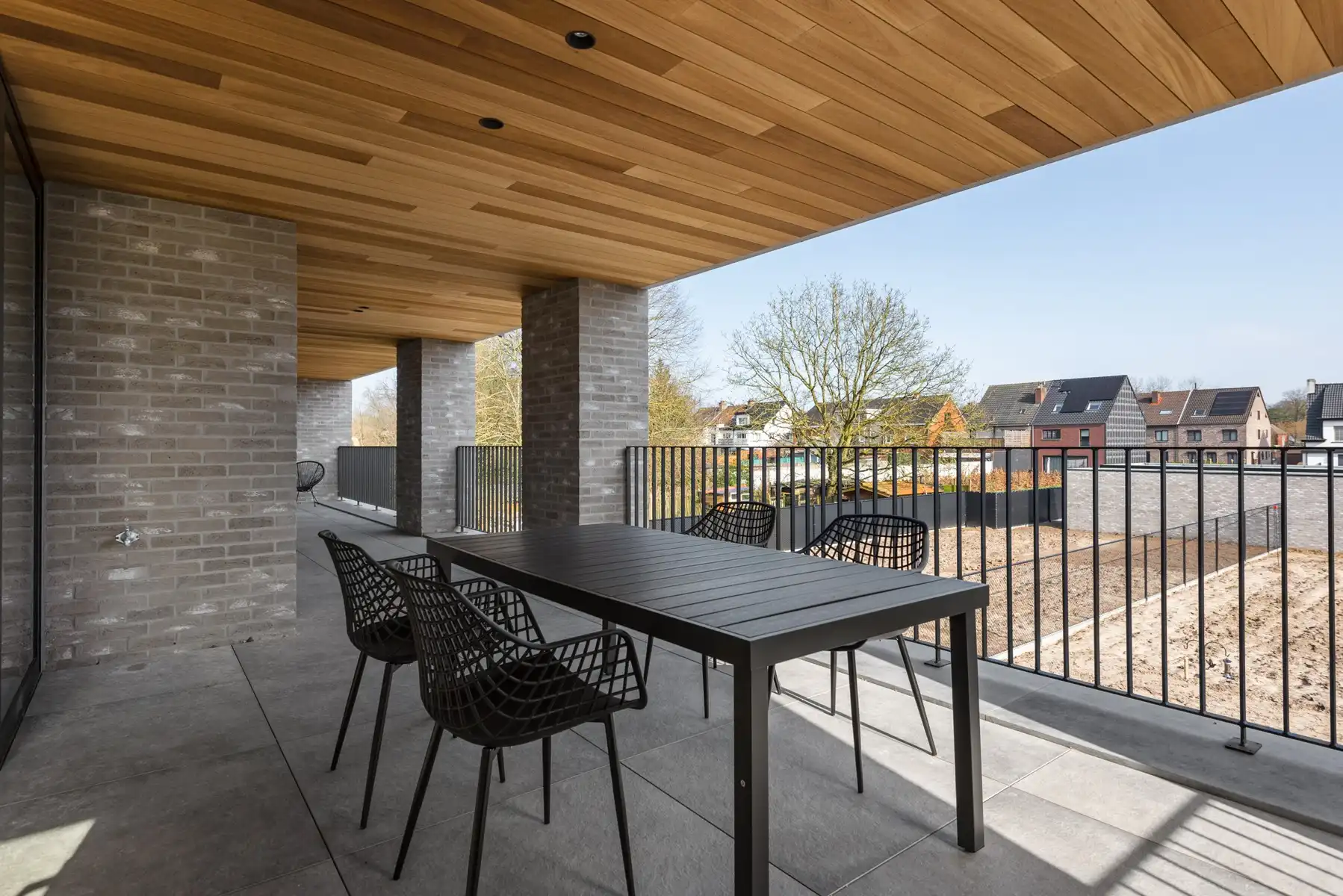 Prachtig afgewerkt nieuwbouwappartement inclusief 2 carports en 2 ruime bergingen foto 7