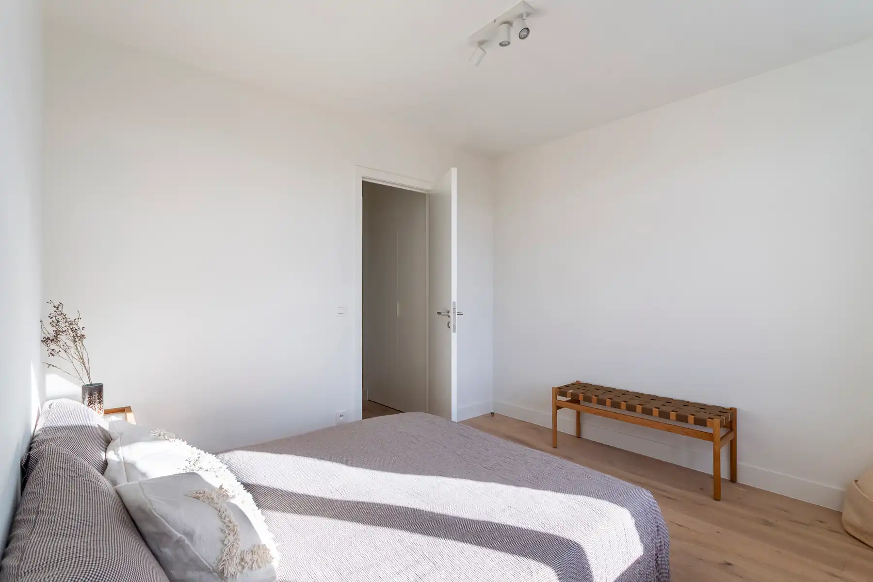 Penthouse met zonneterras en 2 ruime slaapkamers foto 9