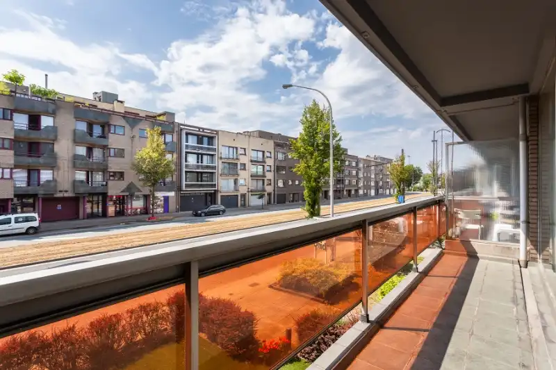 Te koop op te frissen appartement met garagebox! foto 9