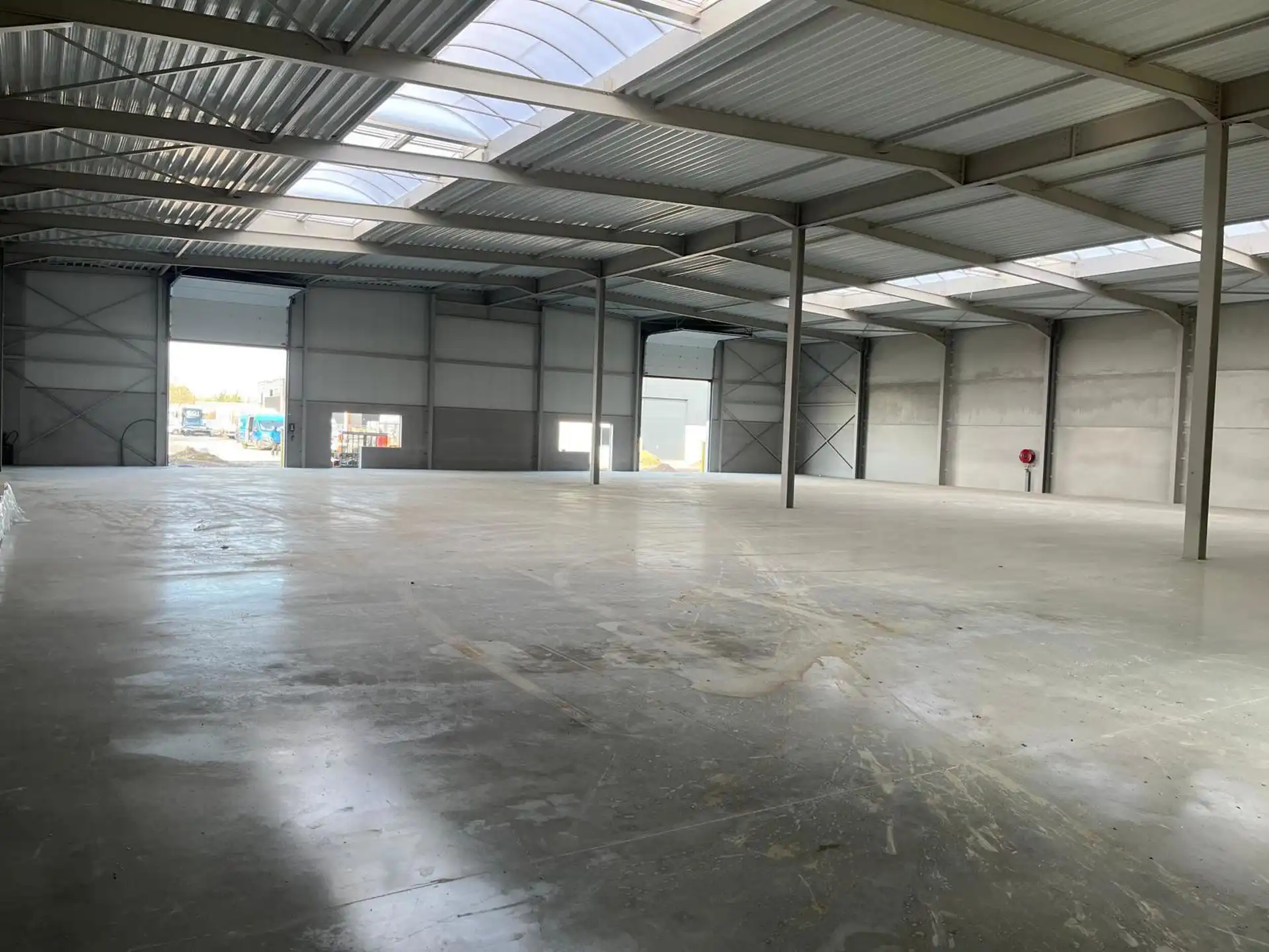 Te koop: Magazijn 1.400m² foto 4
