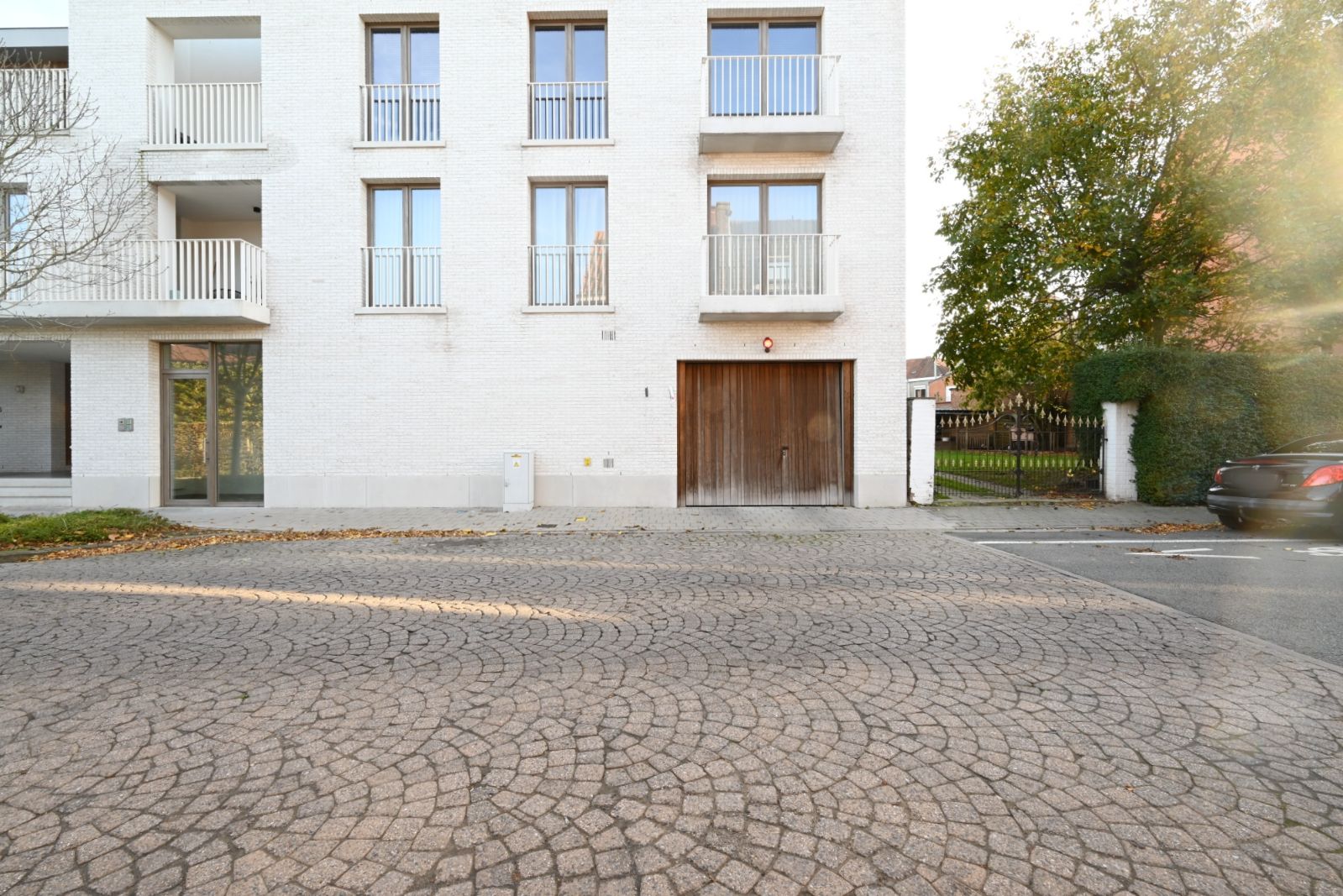 Ondergrondse staanplaats in het hartje van Rumbeke! foto 2