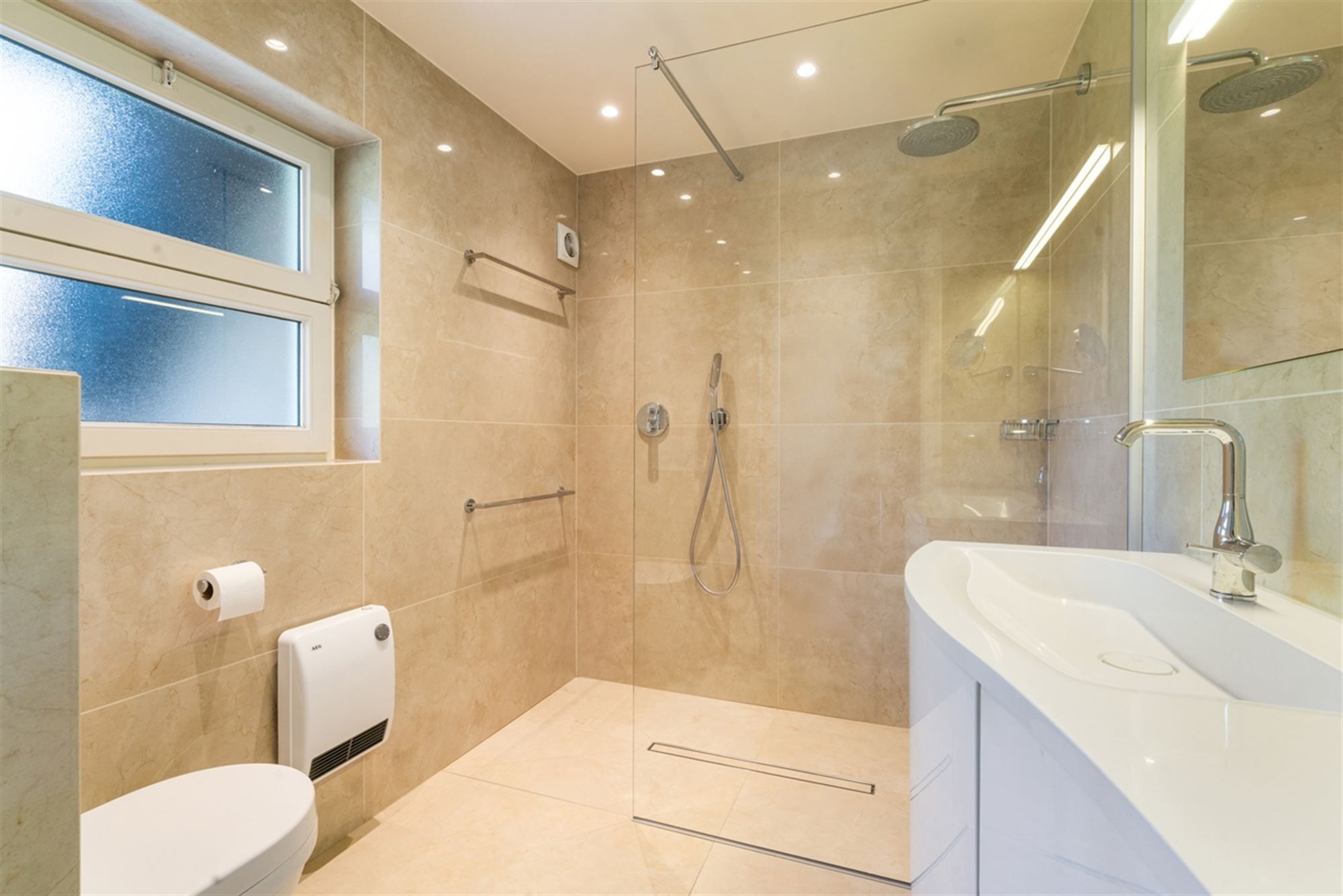 Charmante instapklare VILLA op een perceel van 2.700m² foto 17