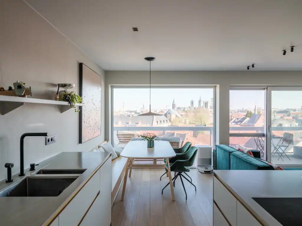 Coupure - Stijlvol gerenoveerd appartement met 2 slaapkamers en unieke zichten op het water en de Gentse binnenstad. foto 4