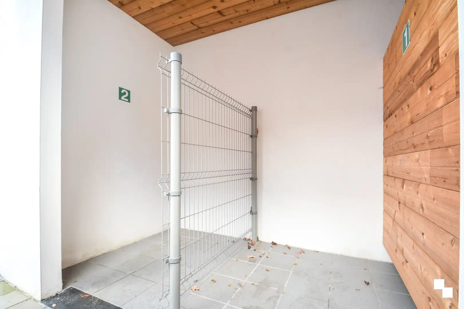 Recent tweeslaapkamer appartement in dorpskern van Sint-Eloois-Winkel foto 22