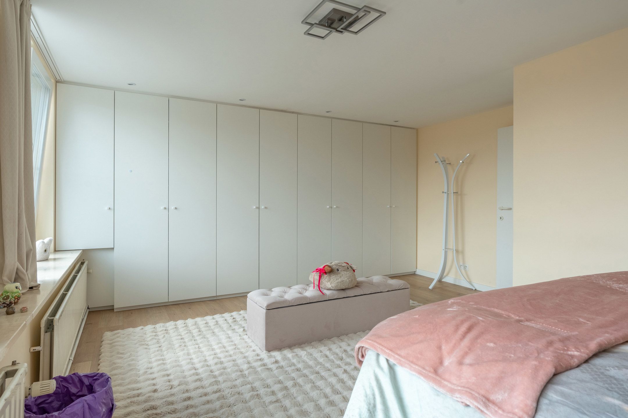 Volledig vernieuwde  woning/kantoor/handelspand met 5 slpks foto 18