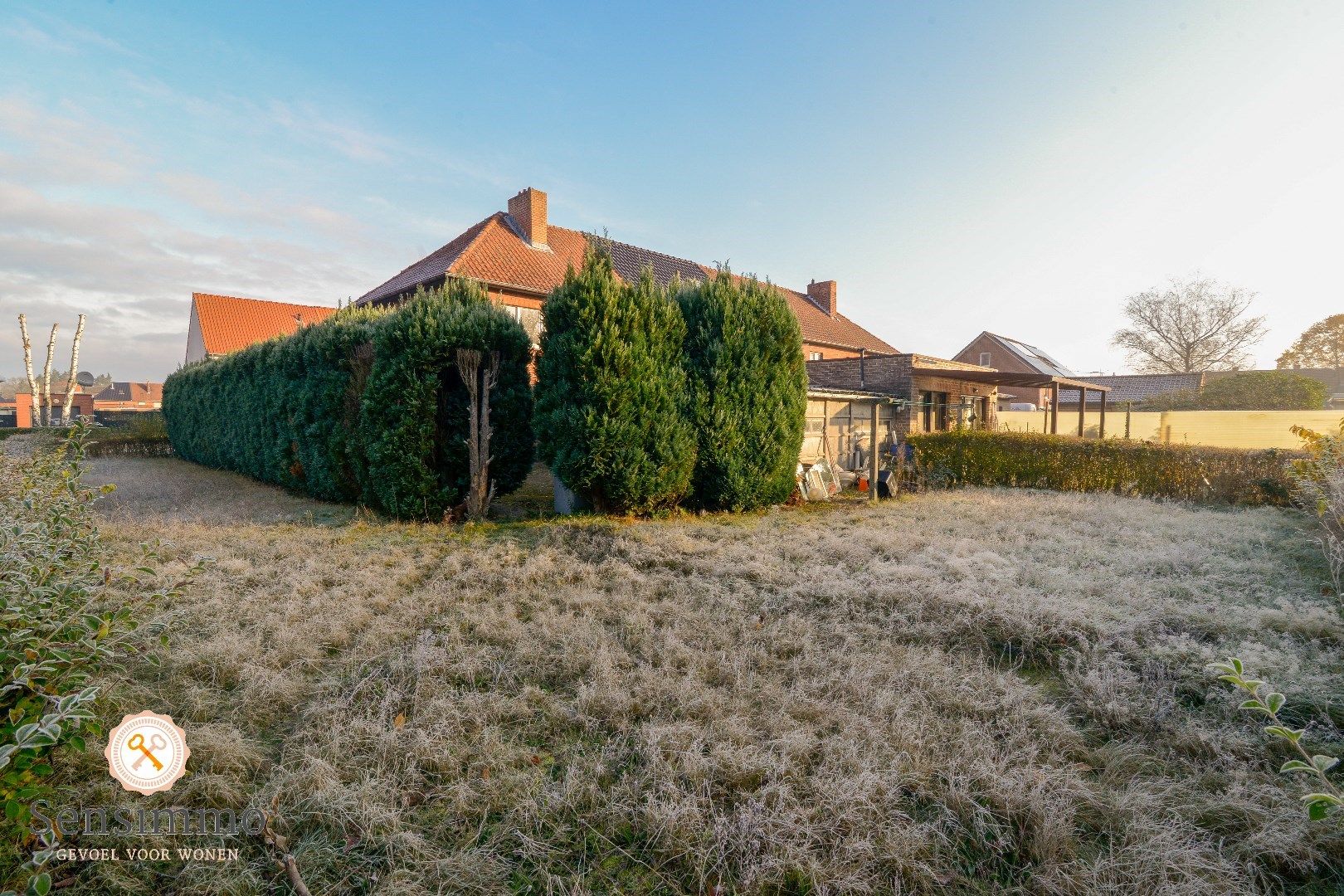 Halfopen woning met 3 slaapkamers en aanpalende bouwgrond foto 15