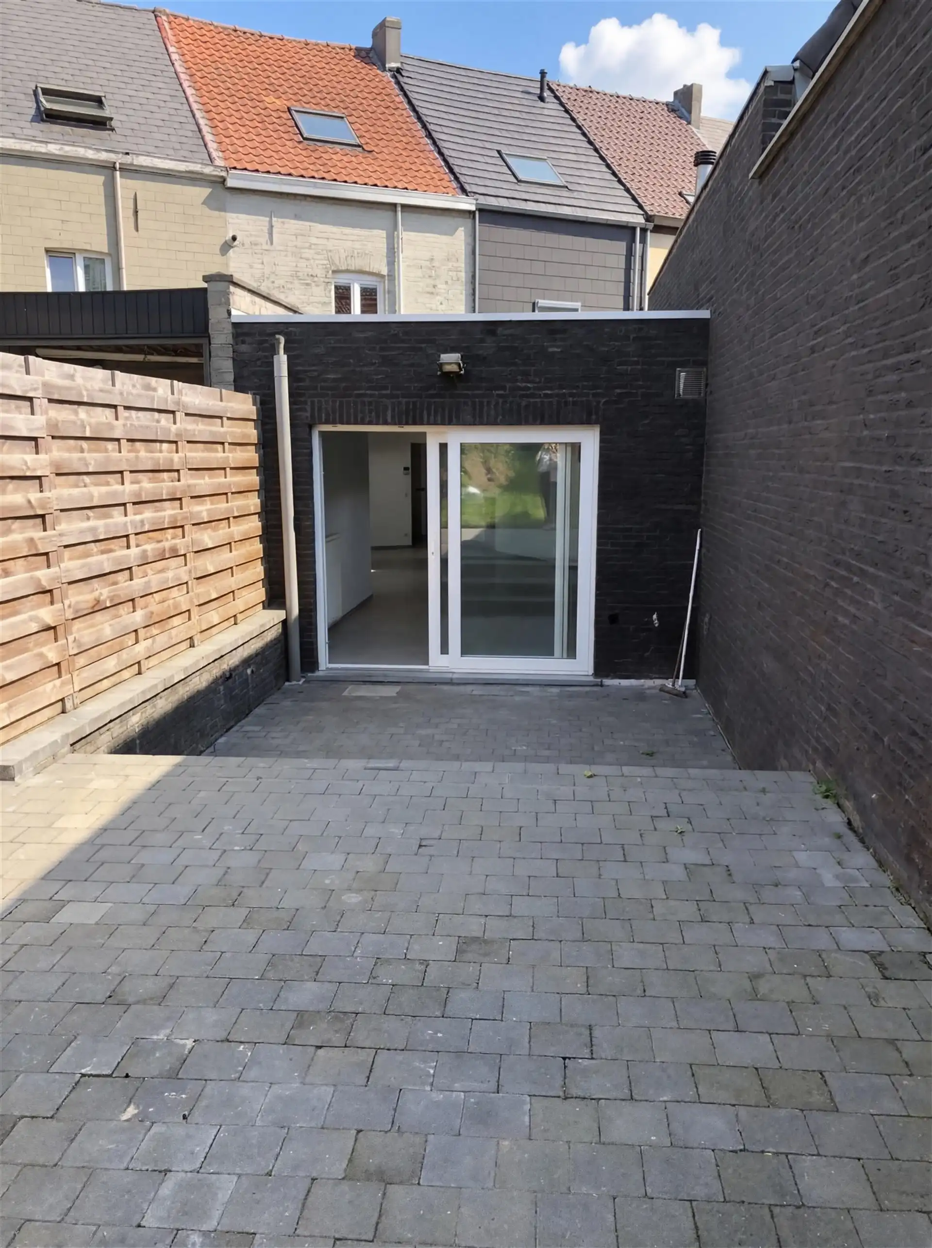 Ruime woning met vier slaapkamers en grote tuin te Aalst foto 9